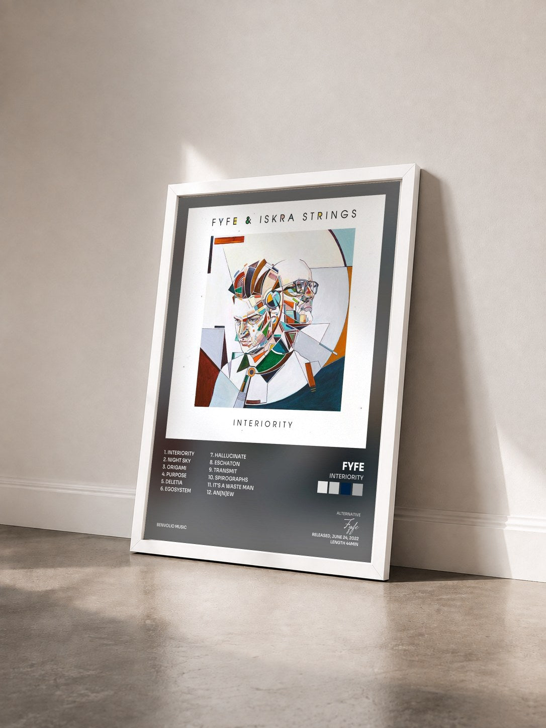 #blanc Tableau de l'album Interiority de Fyfe vu de trois quarts, cadre blanc