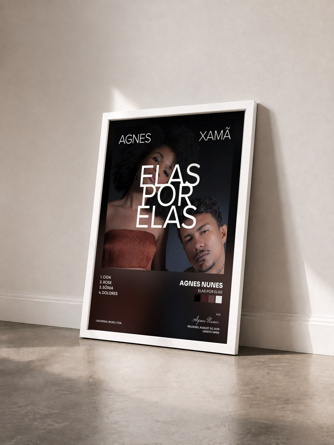 #blanc Tableau de l'album Elas Por Elas de Agnes Nunes vu de trois quarts, cadre blanc