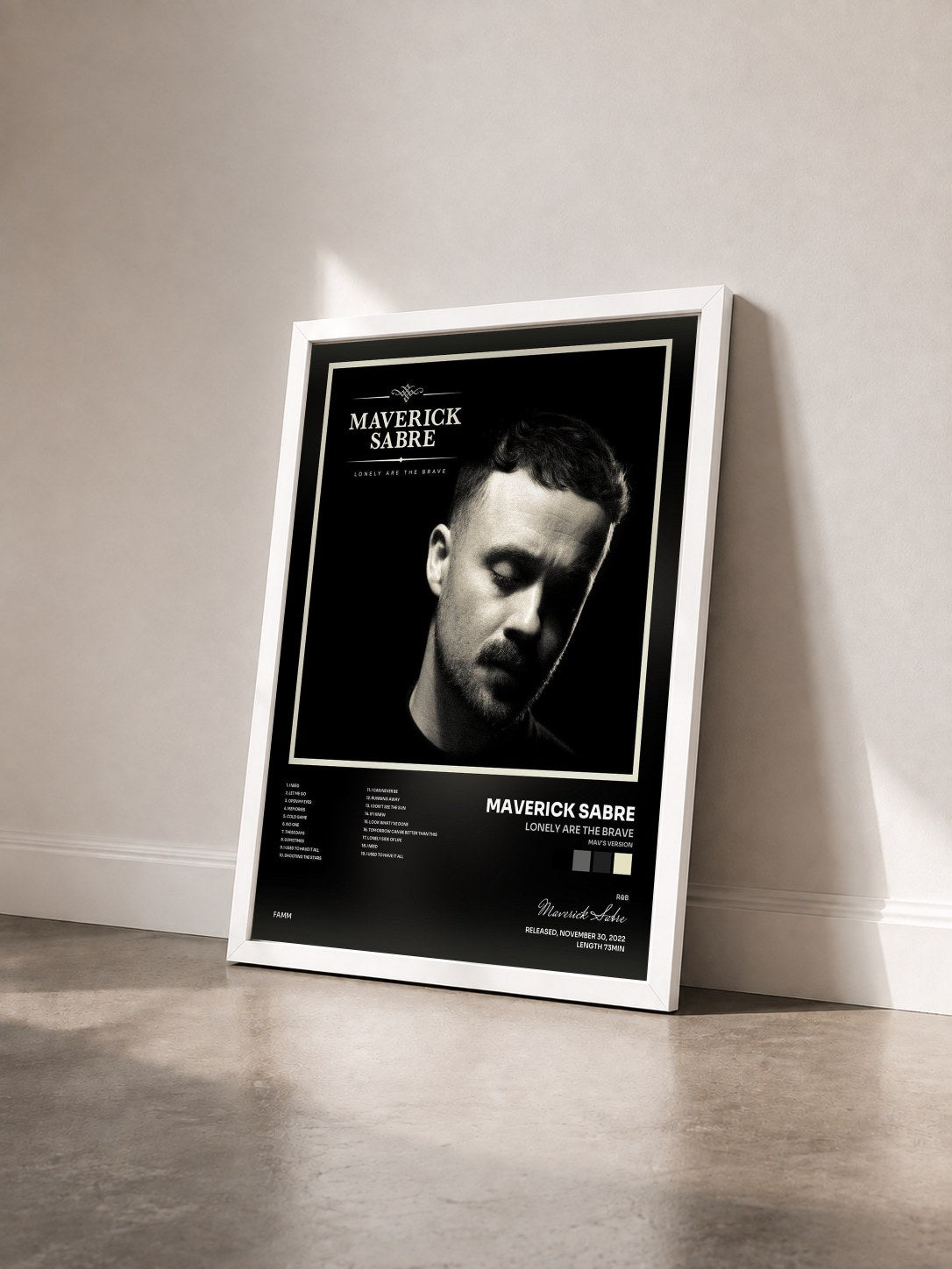 #blanc Tableau de l'album Lonely Are the Brave (Mav's Version) de Maverick Sabre vu de trois quarts, cadre blanc