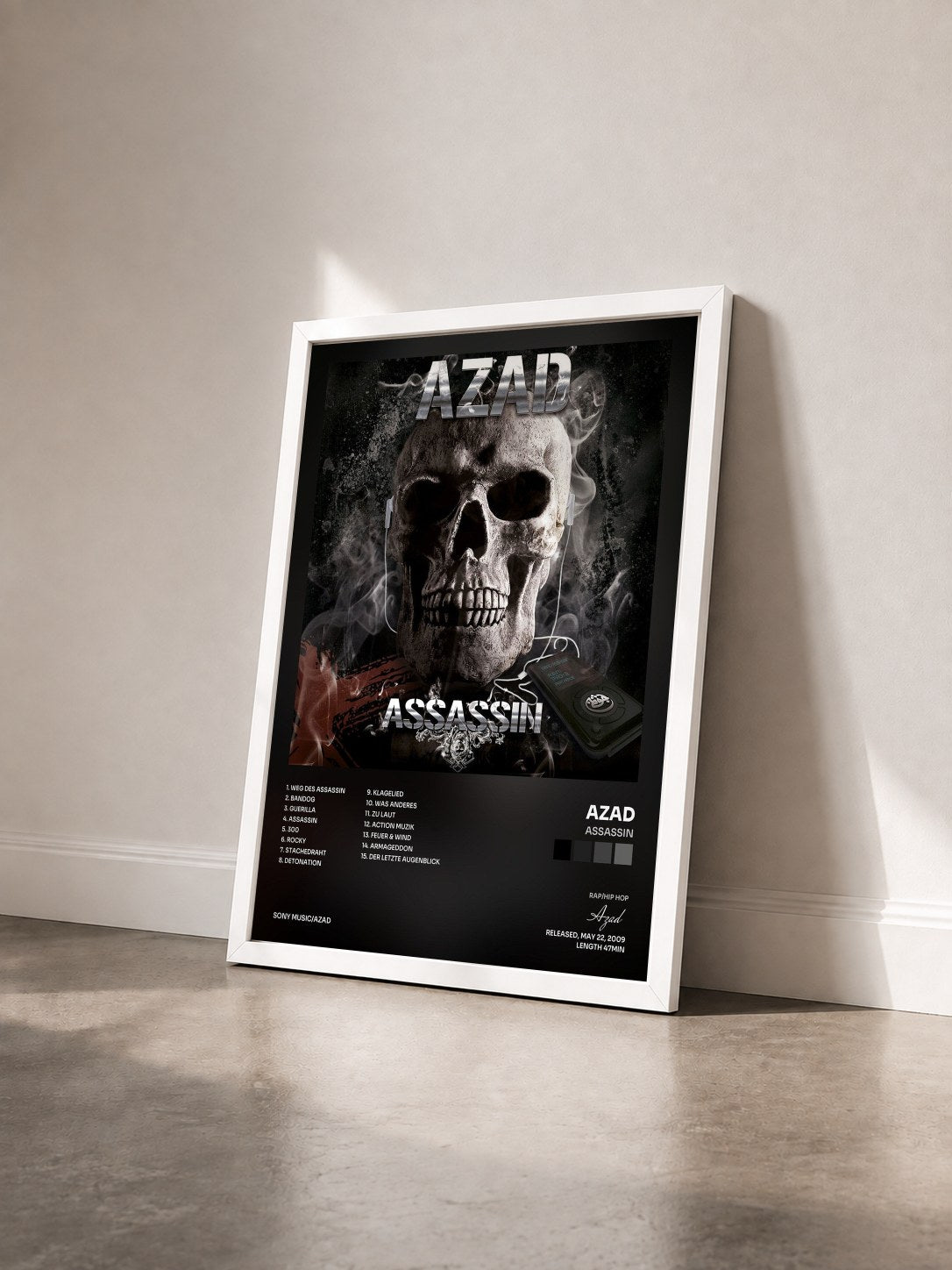 #blanc Tableau de l'album Assassin de Azad vu de trois quarts, cadre blanc