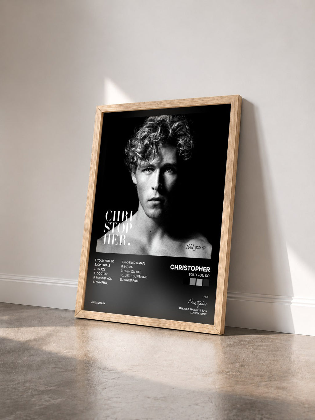 #bois Tableau de l'album Told You So de Christopher vu de trois quarts, cadre en bois brut