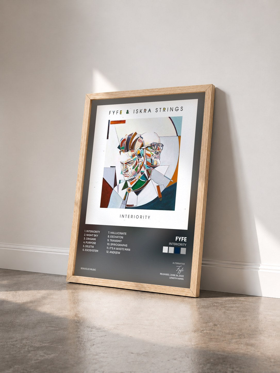 #bois Tableau de l'album Interiority de Fyfe vu de trois quarts, cadre en bois brut