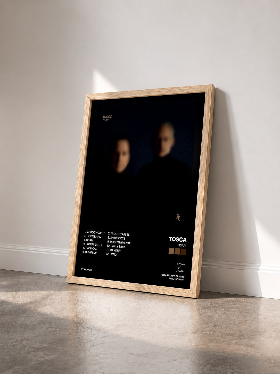 #bois Tableau de l'album Osam de Tosca vu de trois quarts, cadre en bois brut