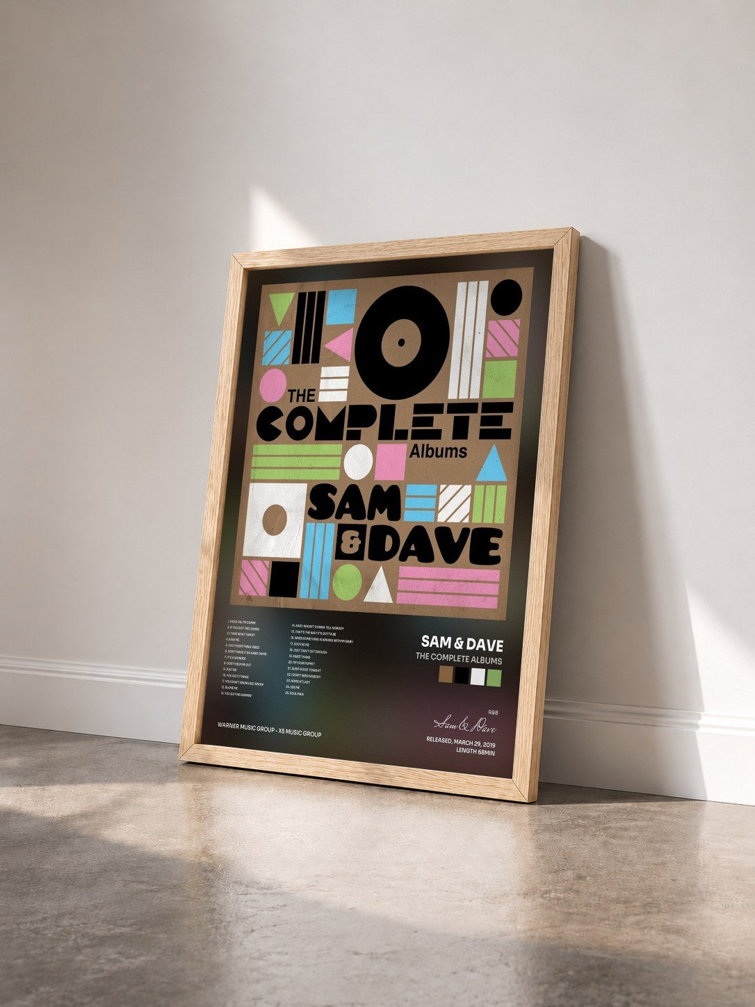 #bois Tableau de l'album The Complete Albums de Sam & Dave vu de trois quarts, cadre en bois brut