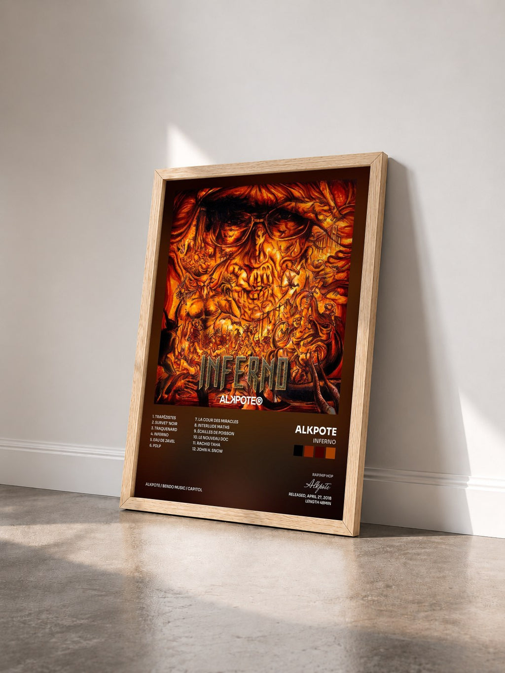 #bois Tableau de l'album Inferno de Alkpote vu de trois quarts, cadre en bois brut
