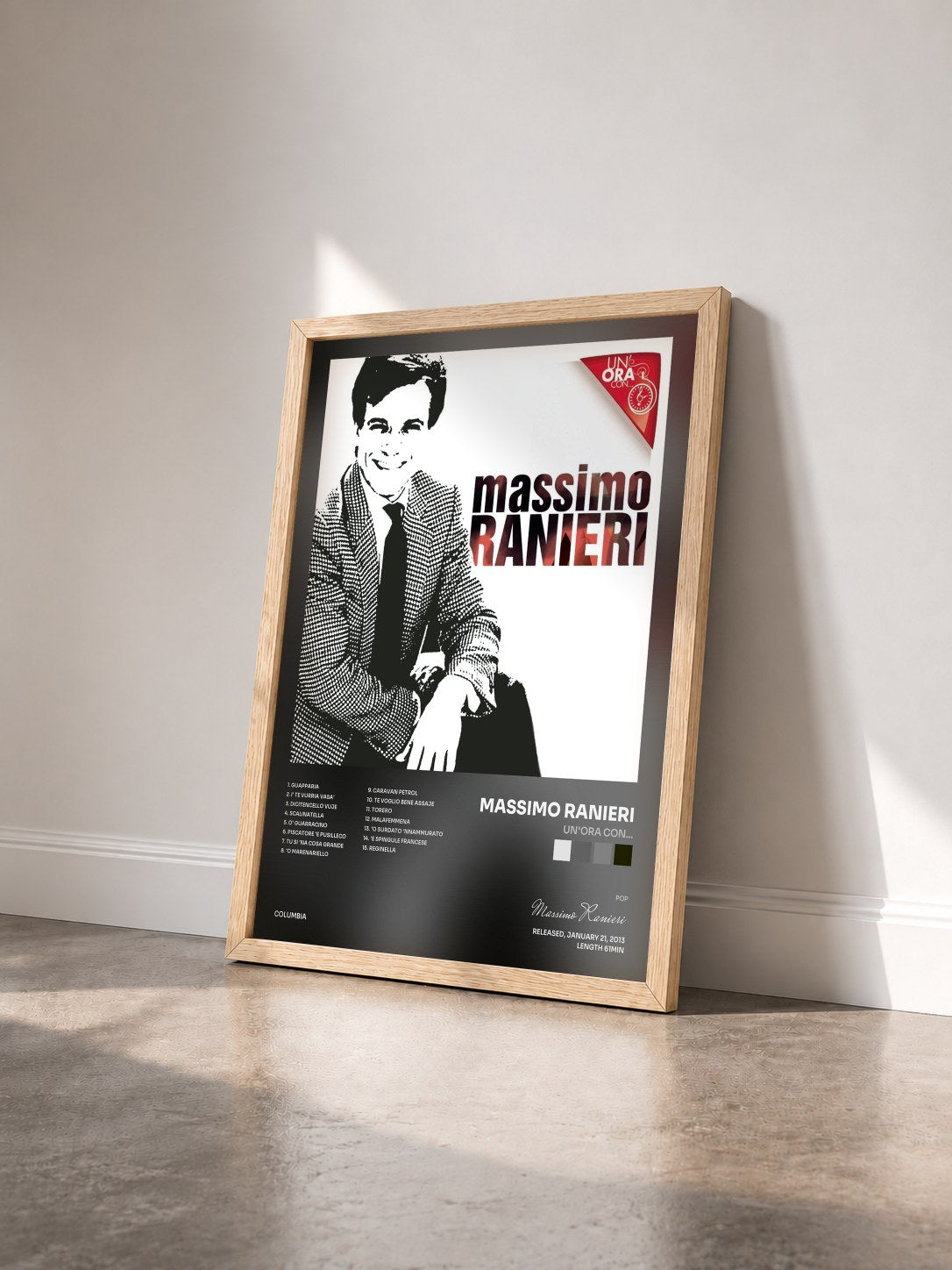 #bois Tableau de l'album Un'ora con... de Massimo Ranieri vu de trois quarts, cadre en bois brut