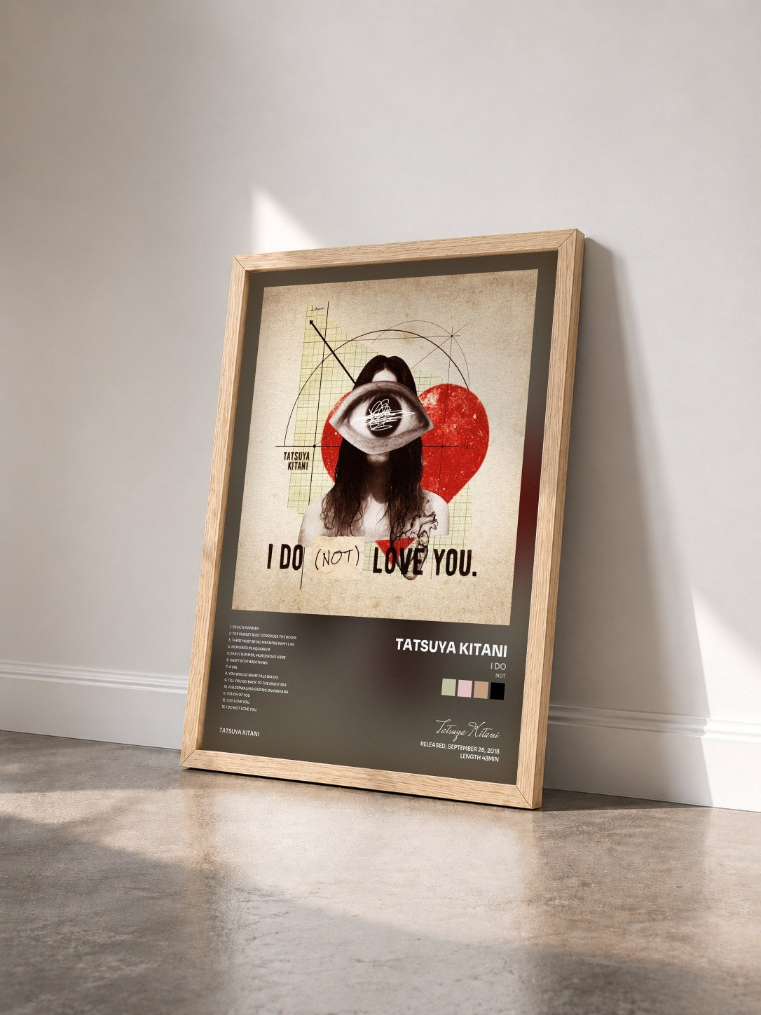 #bois Tableau de l'album I DO (NOT) LOVE YOU. de Tatsuya Kitani vu de trois quarts, cadre en bois brut