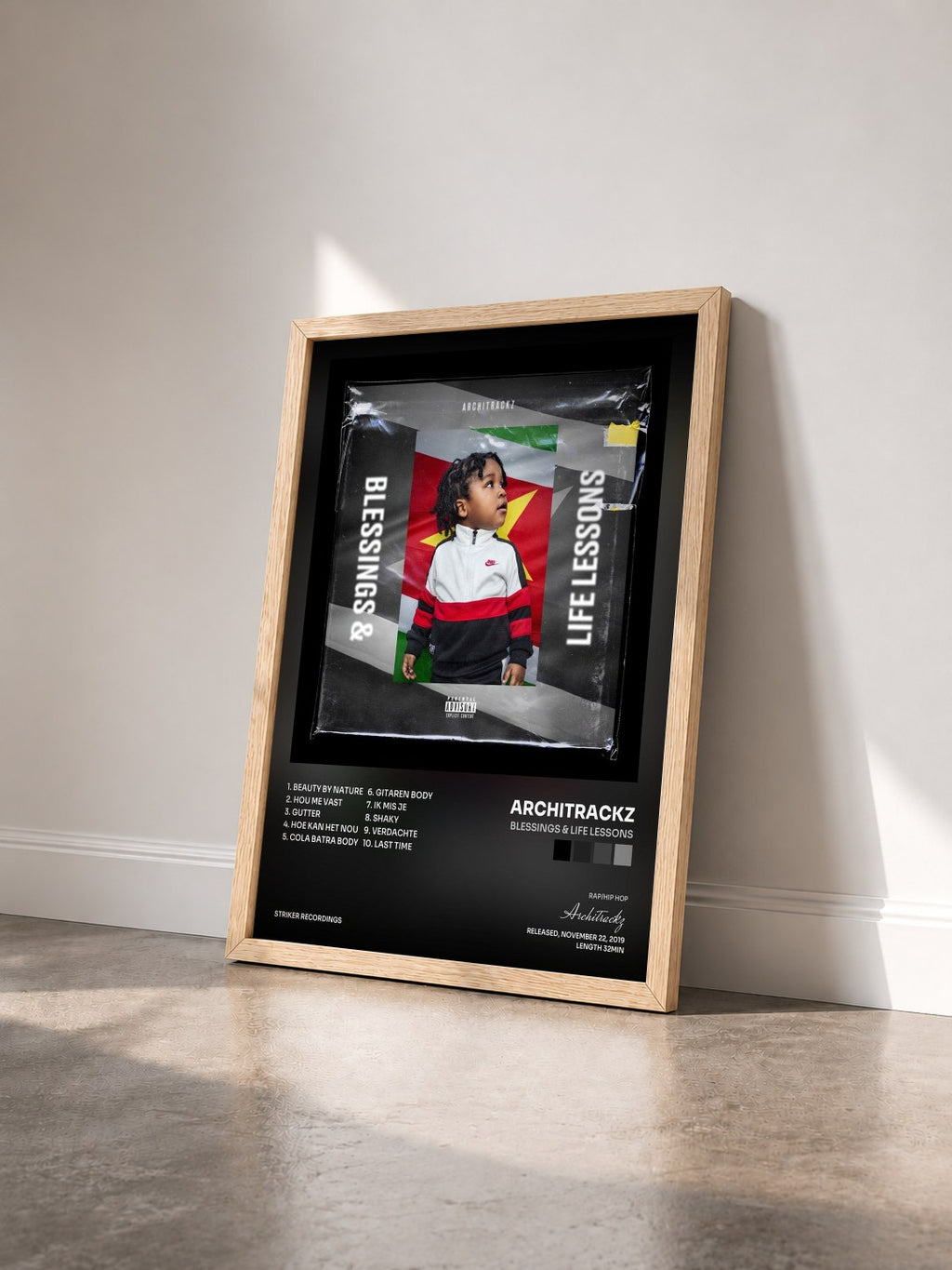 #bois Tableau de l'album Blessings & Life Lessons de Architrackz vu de trois quarts, cadre en bois brut
