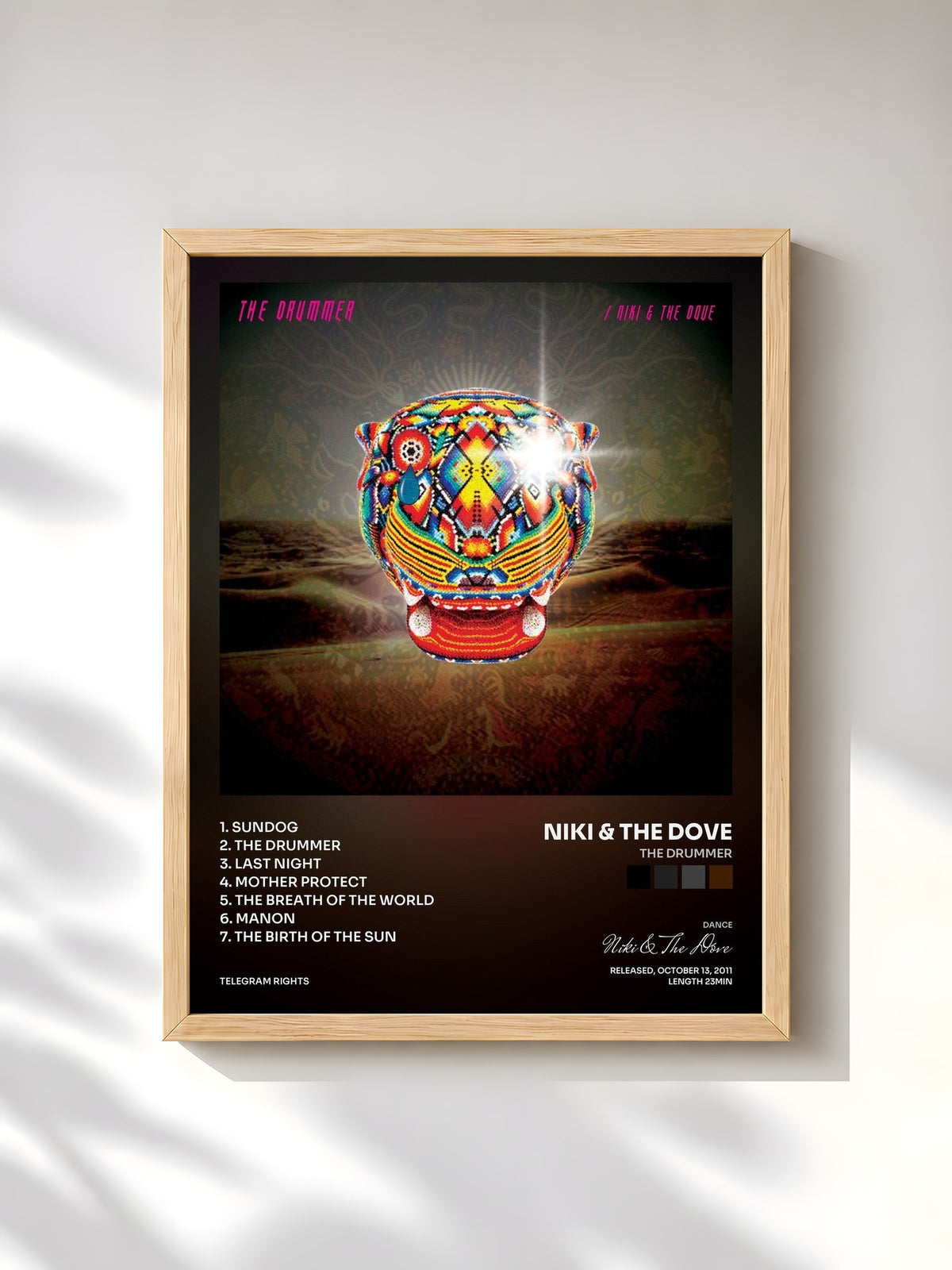#bois Tableau de l'album The Drummer de Niki & The Dove, cadre en bois brut, imprimé et encadré en France