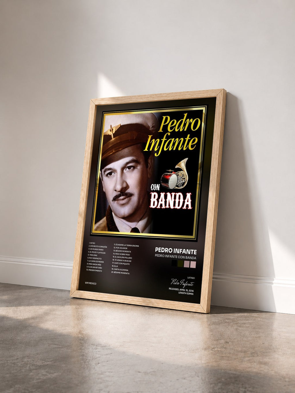 #bois Tableau de l'album Pedro Infante Con Banda de Pedro Infante vu de trois quarts, cadre en bois brut