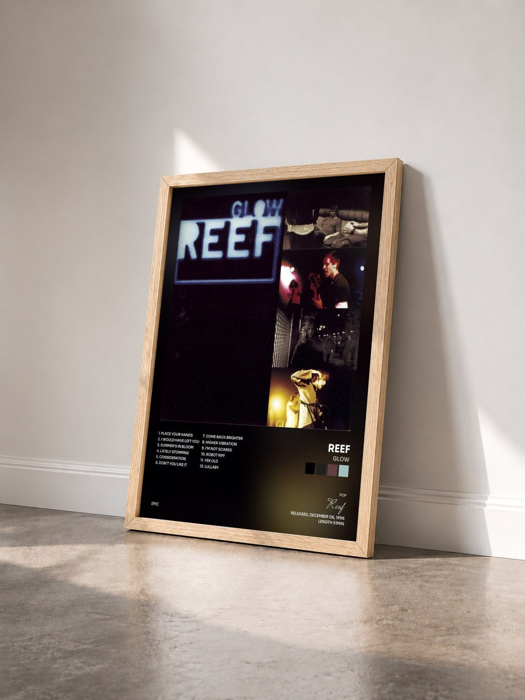 #bois Tableau de l'album Glow de Reef vu de trois quarts, cadre en bois brut