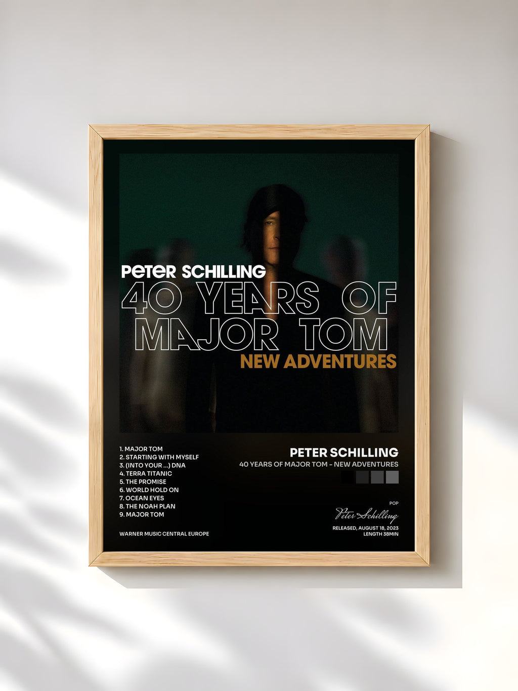 #bois Tableau de l'album 40 Years of Major Tom - New Adventures de Peter Schilling, cadre en bois brut, imprimé et encadré en France