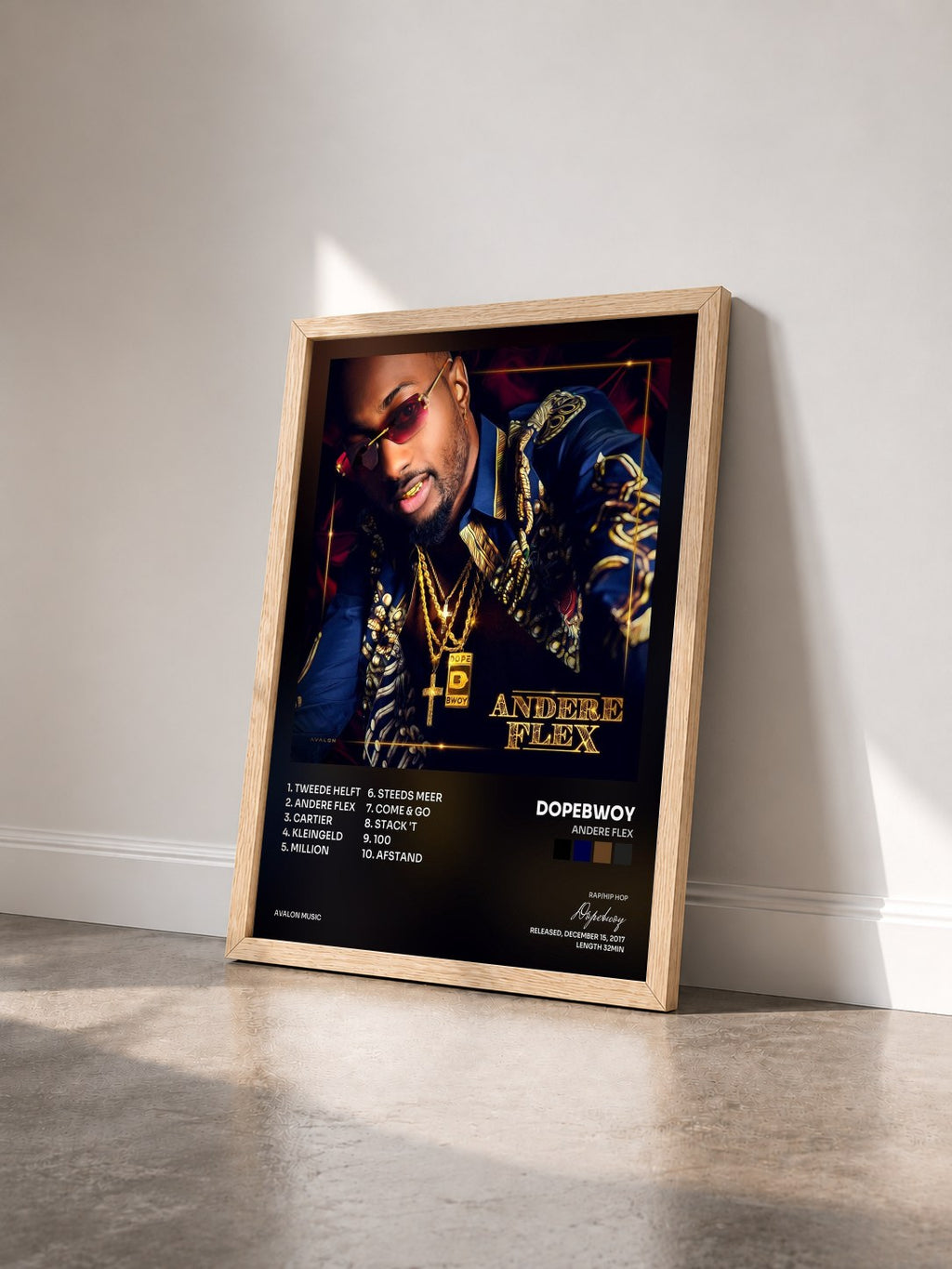 #bois Tableau de l'album Andere Flex de Dopebwoy vu de trois quarts, cadre en bois brut