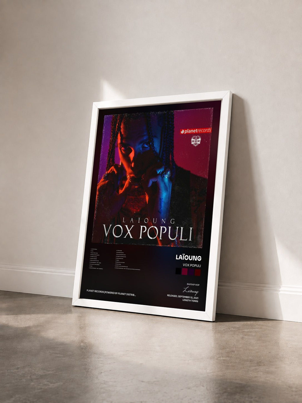 #blanc Tableau de l'album Vox Populi de Laïoung vu de trois quarts, cadre blanc