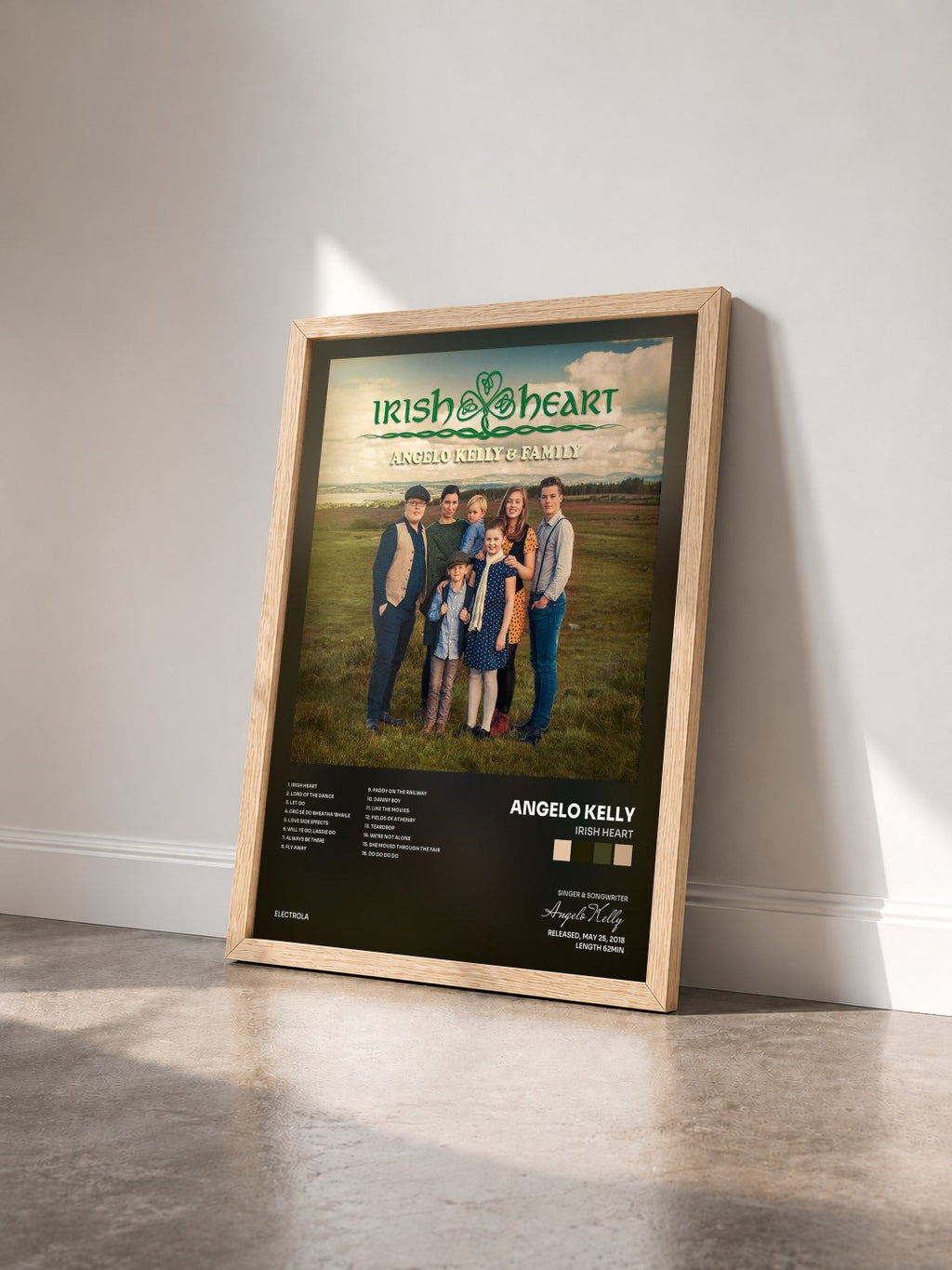 #bois Tableau de l'album Irish Heart de Angelo Kelly vu de trois quarts, cadre en bois brut