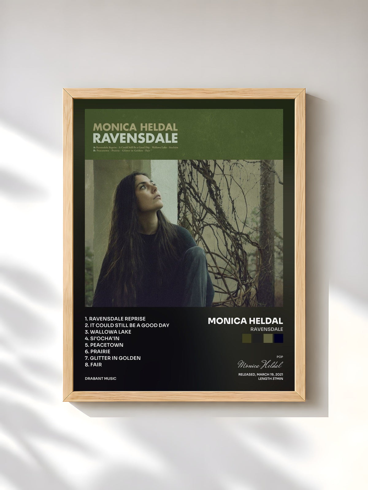 #bois Tableau de l'album Ravensdale de Monica Heldal, cadre en bois brut, imprimé et encadré en France
