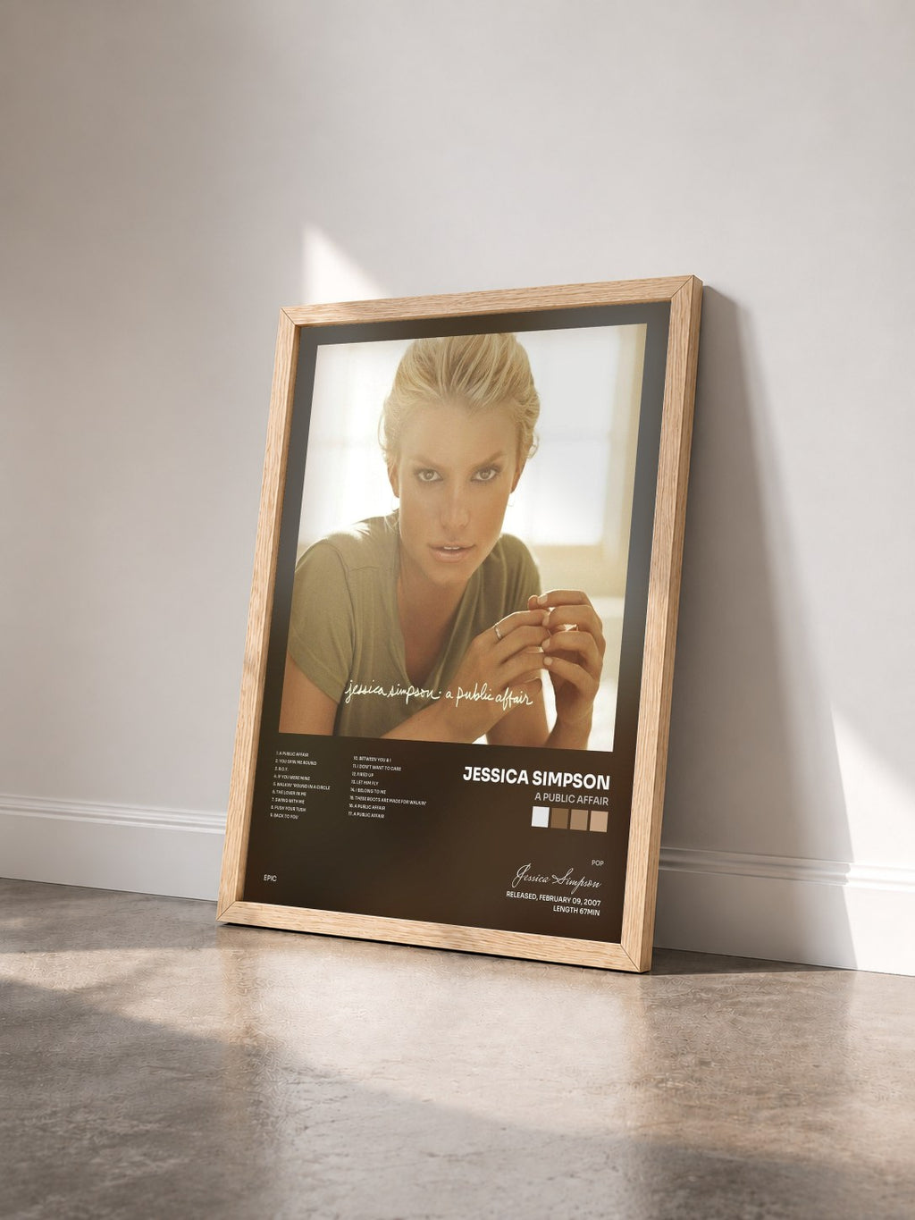 #bois Tableau de l'album A Public Affair de Jessica Simpson vu de trois quarts, cadre en bois brut