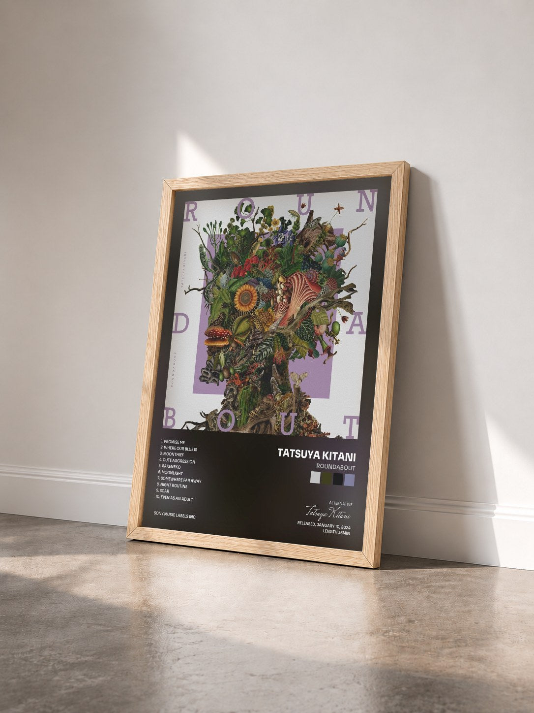 #bois Tableau de l'album ROUNDABOUT de Tatsuya Kitani vu de trois quarts, cadre en bois brut