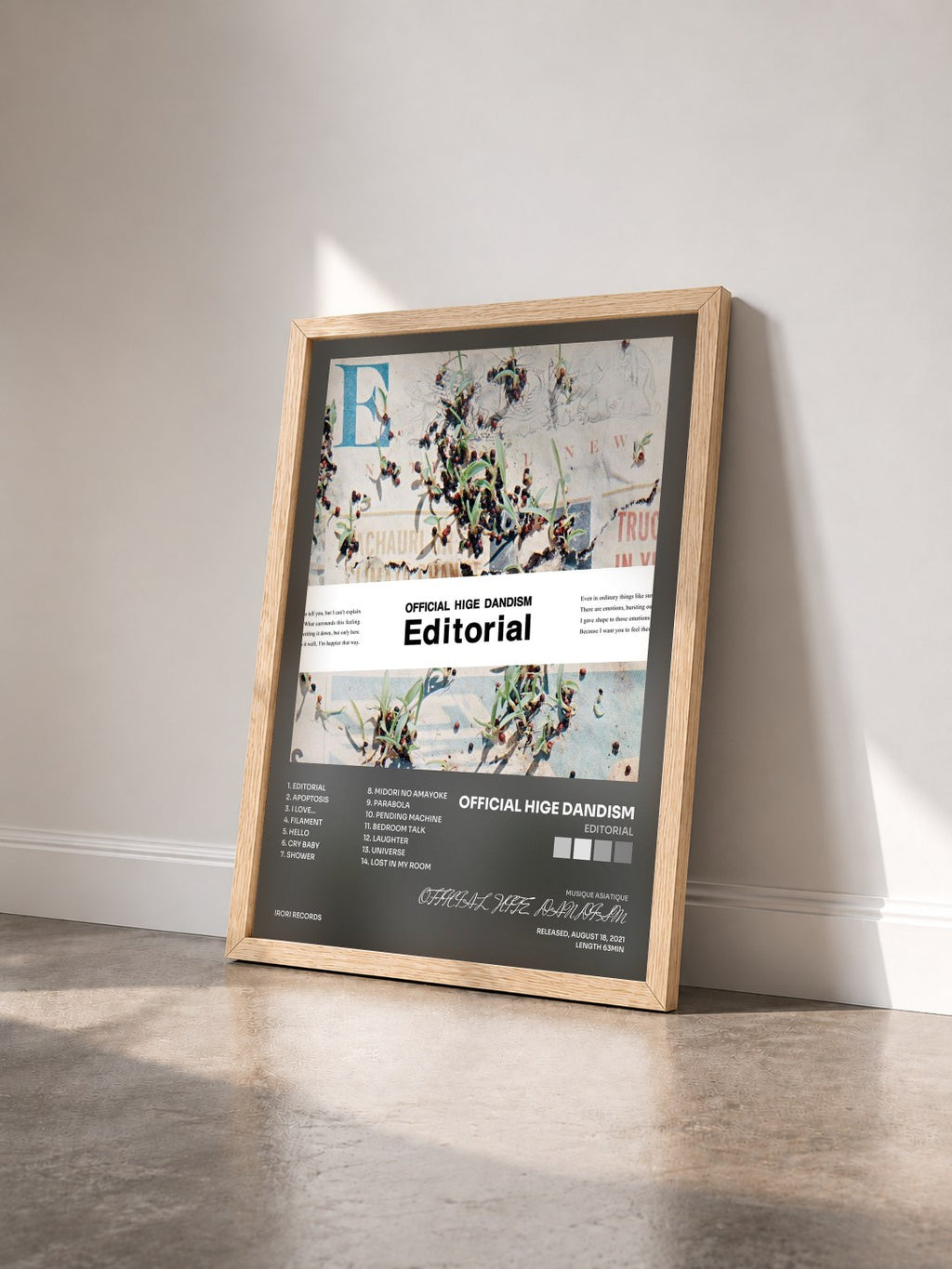 #bois Tableau de l'album Editorial de OFFICIAL HIGE DANDISM vu de trois quarts, cadre en bois brut