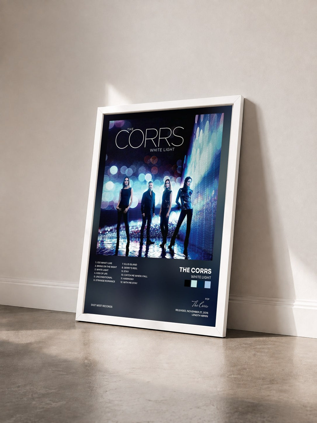 #blanc Tableau de l'album White Light de The Corrs vu de trois quarts, cadre blanc