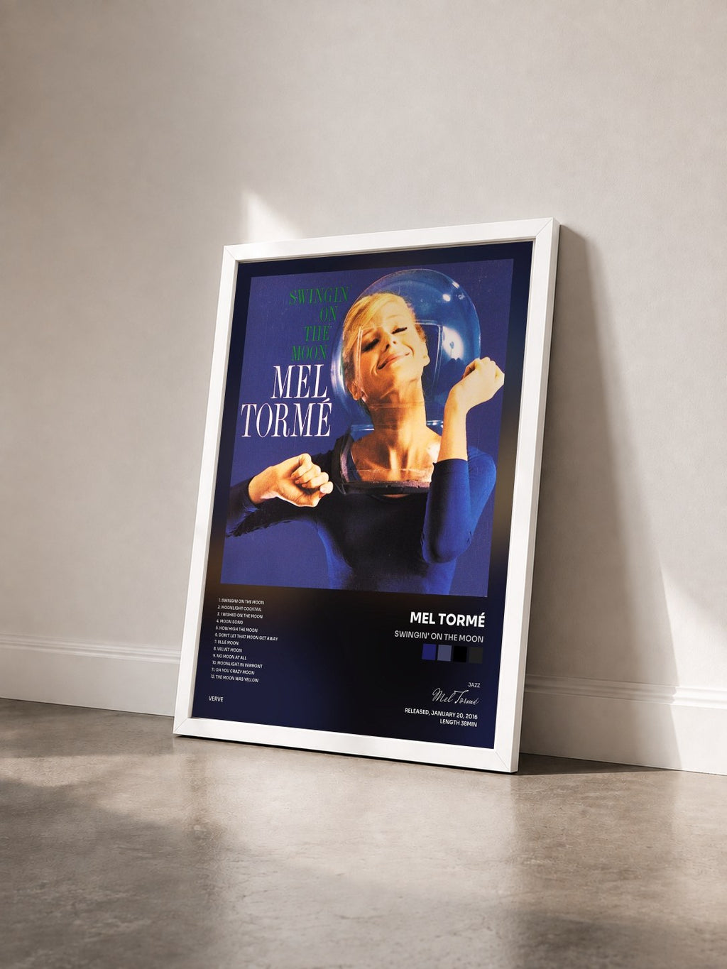 #blanc Tableau de l'album Swingin' On The Moon de Mel Tormé vu de trois quarts, cadre blanc