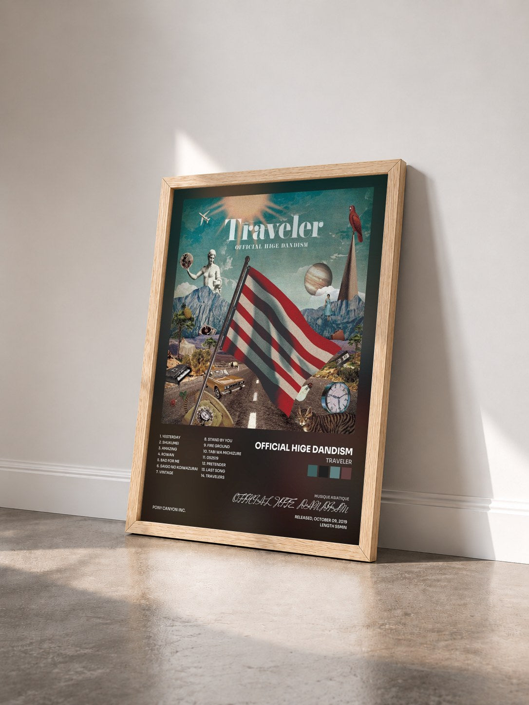 #bois Tableau de l'album Traveler de OFFICIAL HIGE DANDISM vu de trois quarts, cadre en bois brut