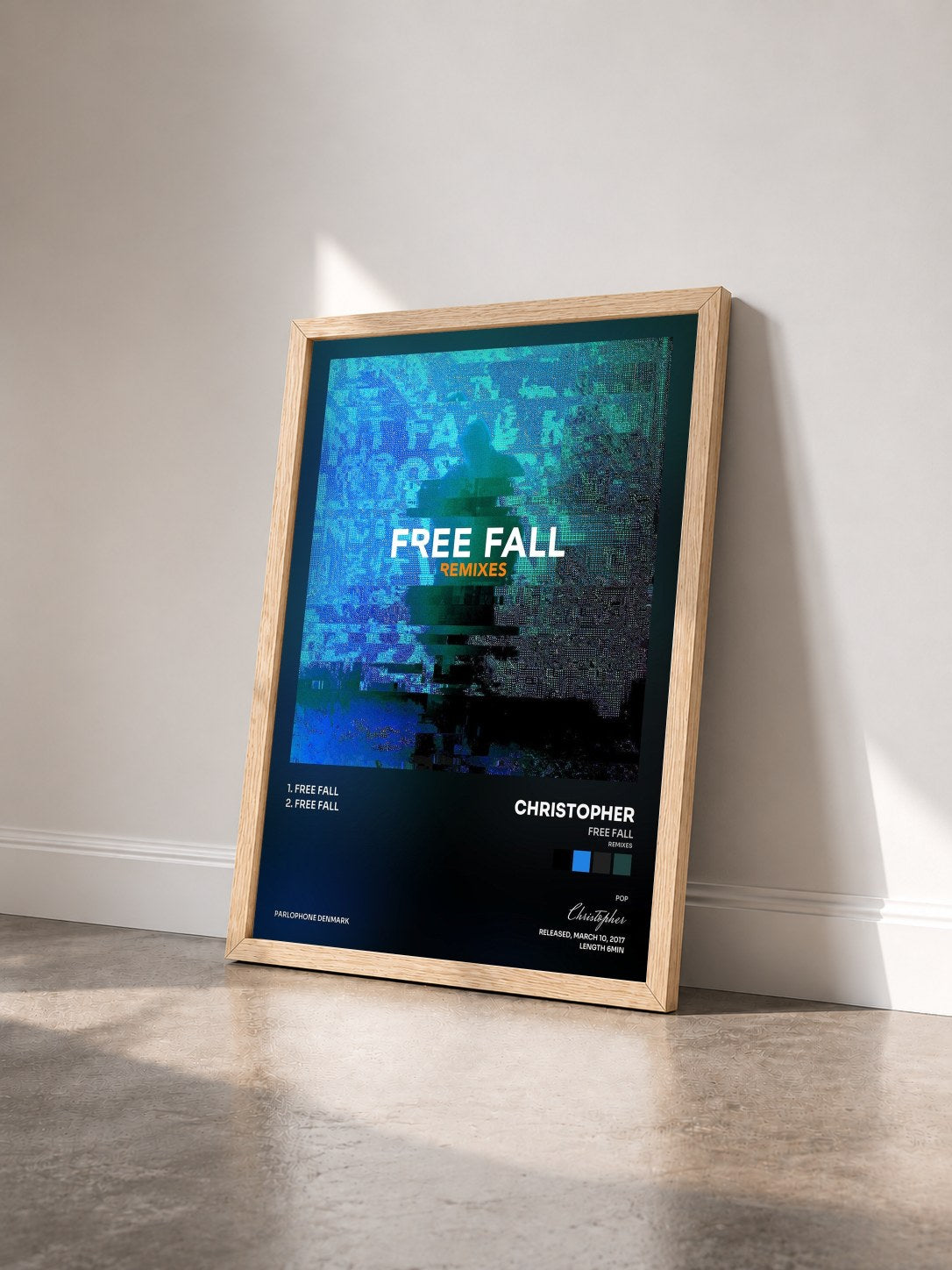 #bois Tableau de l'album Free Fall (Remixes) de Christopher vu de trois quarts, cadre en bois brut