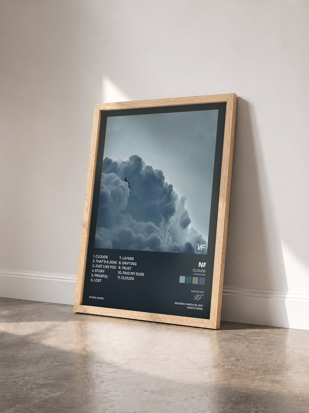 #bois Tableau de l'album CLOUDS (THE MIXTAPE) de NF vu de trois quarts, cadre en bois brut