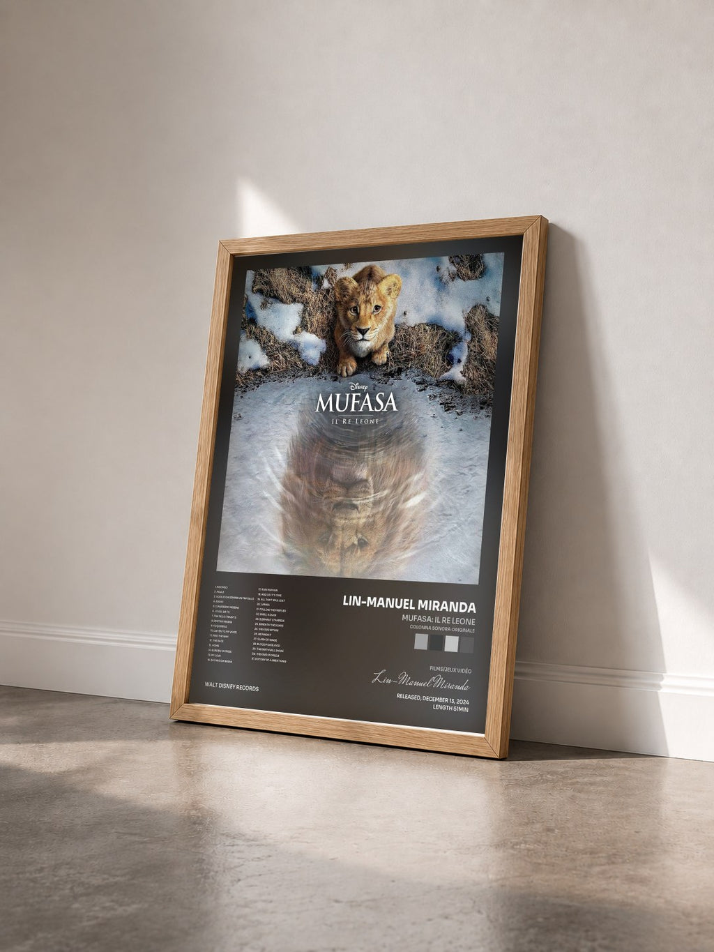 #bois Tableau de l'album Mufasa: Il Re Leone (Colonna Sonora Originale) de Lin-Manuel Miranda vu de trois quarts, cadre en bois brut