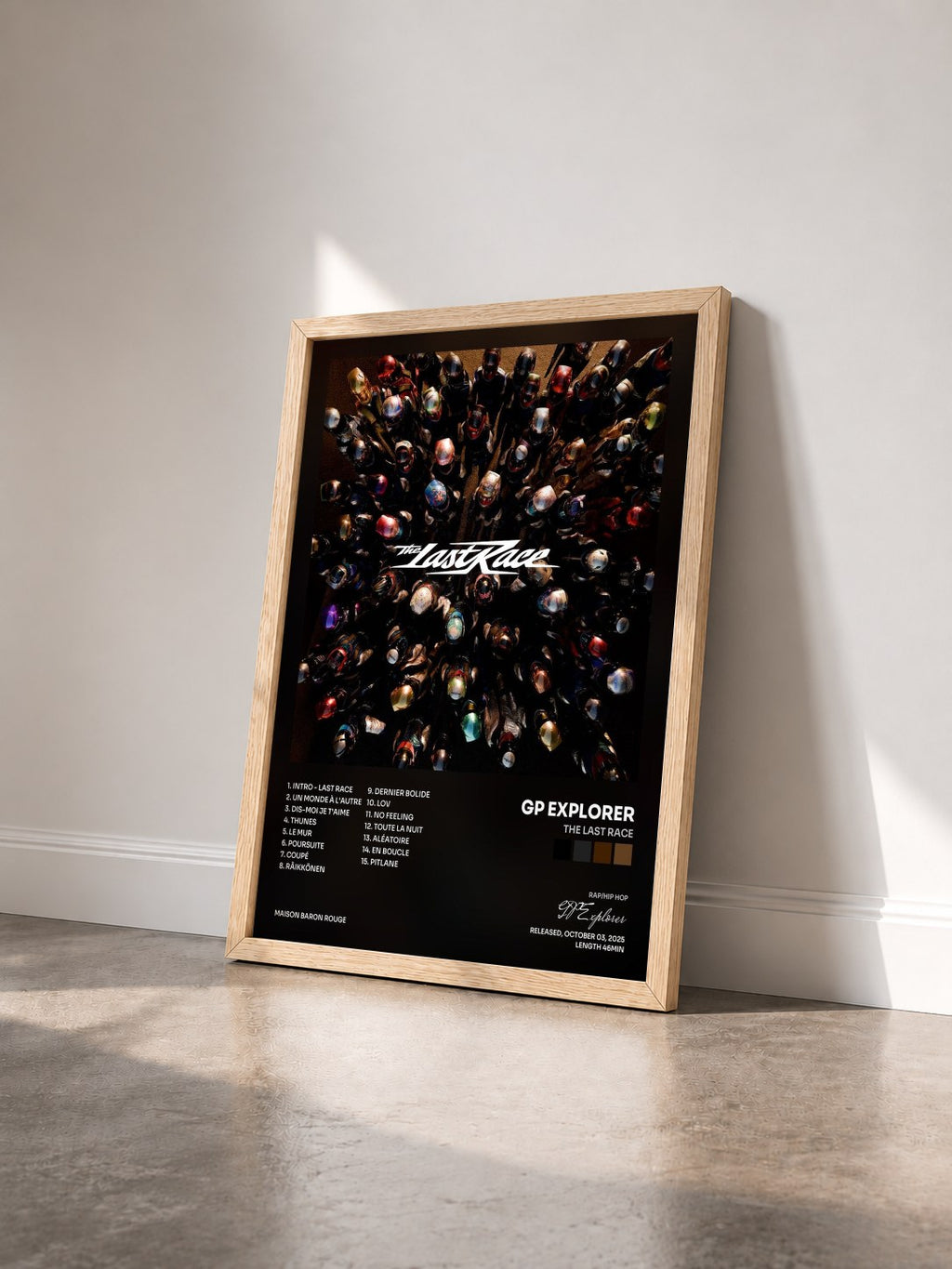 #bois Tableau de l'album The Last Race de GP Explorer vu de trois quarts, cadre en bois brut