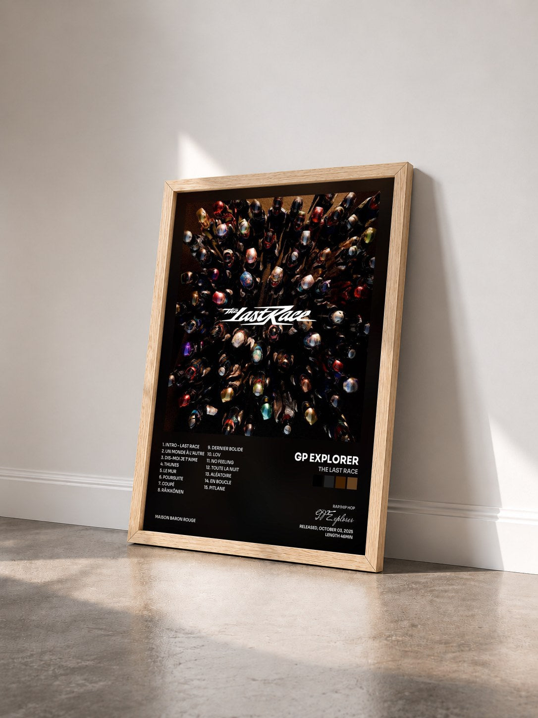 #bois Tableau de l'album The Last Race de GP Explorer vu de trois quarts, cadre en bois brut