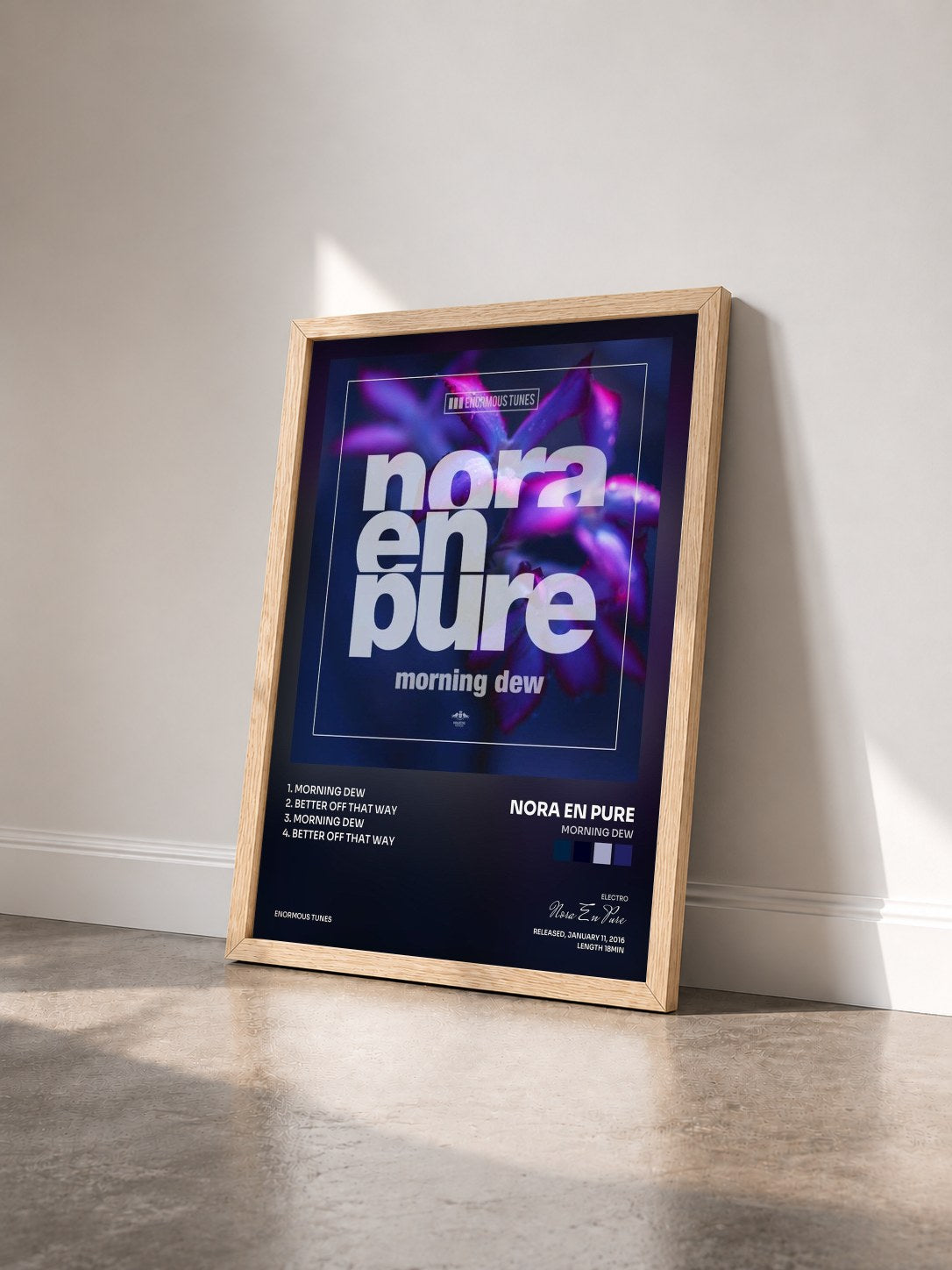 #bois Tableau de l'album Morning Dew de Nora En Pure vu de trois quarts, cadre en bois brut