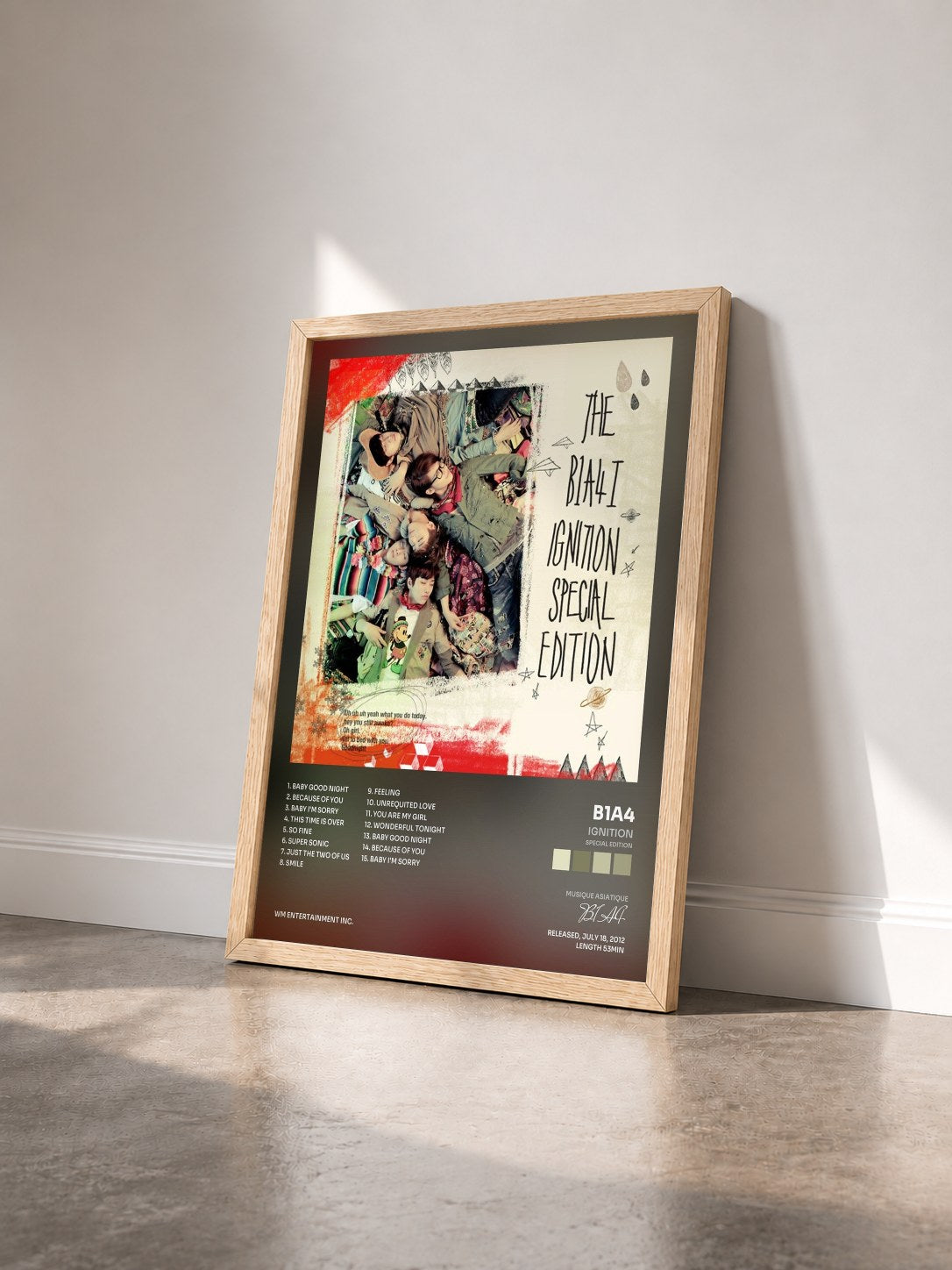 #bois Tableau de l'album IGNITION (SPECIAL EDITION) de B1A4 vu de trois quarts, cadre en bois brut