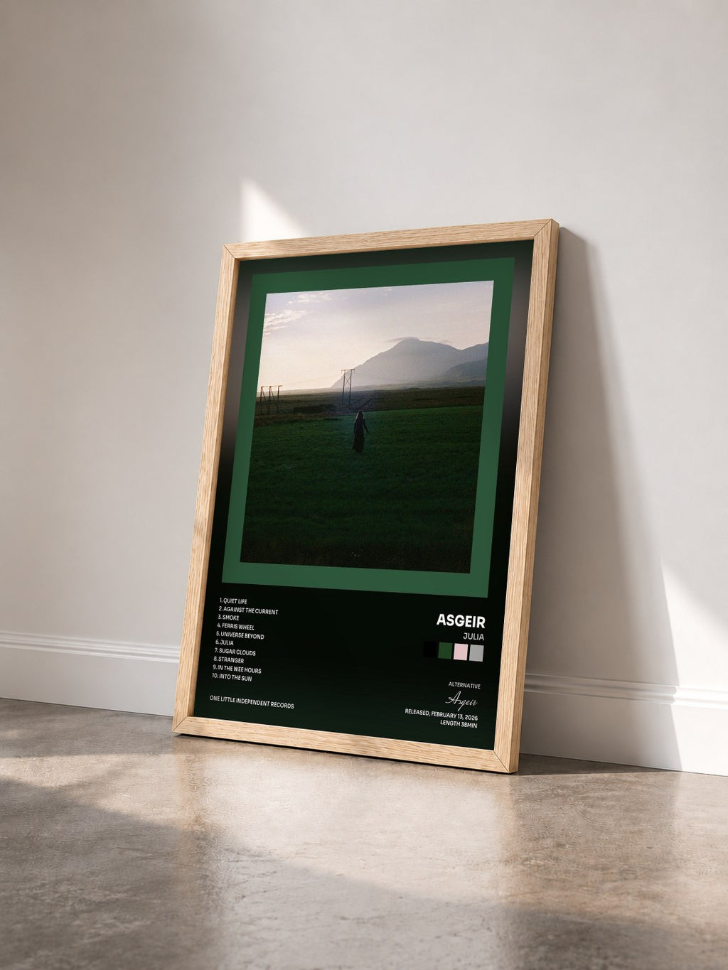 #bois Tableau de l'album Julia de Asgeir vu de trois quarts, cadre en bois brut