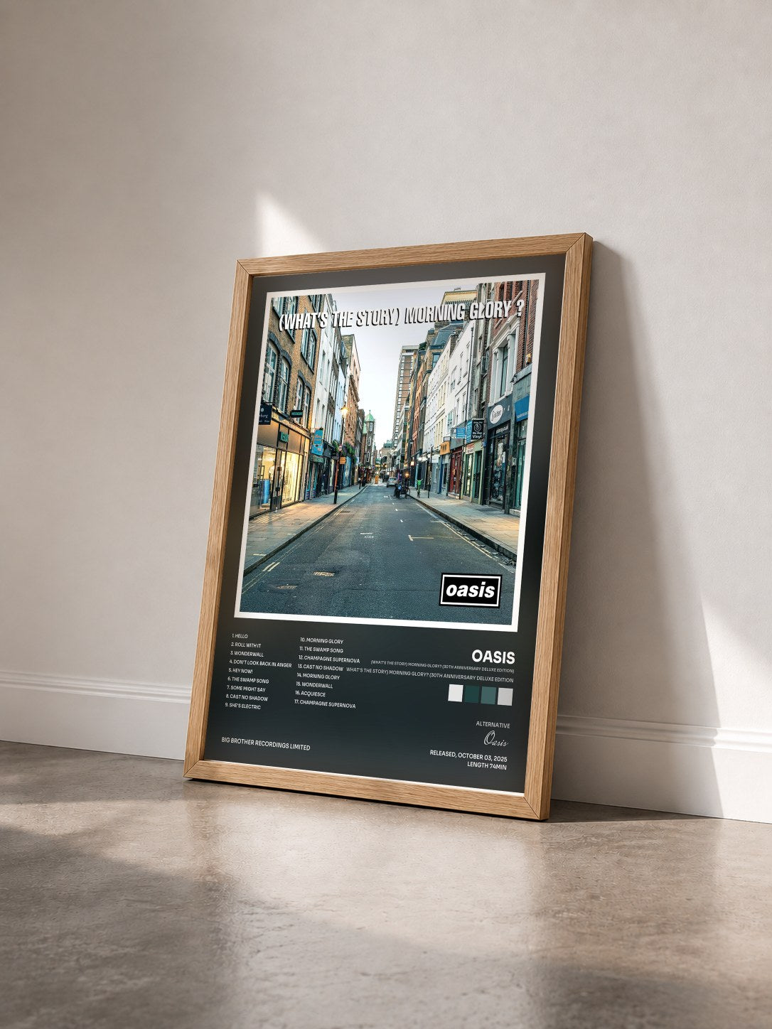 #bois Tableau de l'album (What's The Story) Morning Glory? (30th Anniversary Deluxe Edition) de Oasis vu de trois quarts, cadre en bois brut