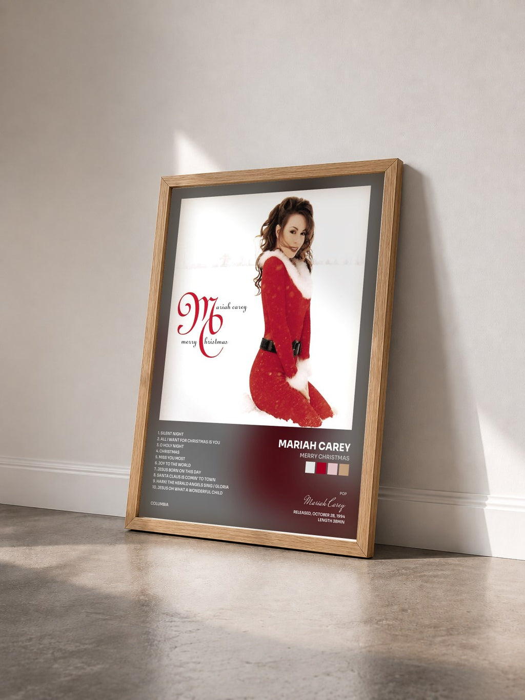 #bois Tableau de l'album Merry Christmas de Mariah Carey vu de trois quarts, cadre en bois brut