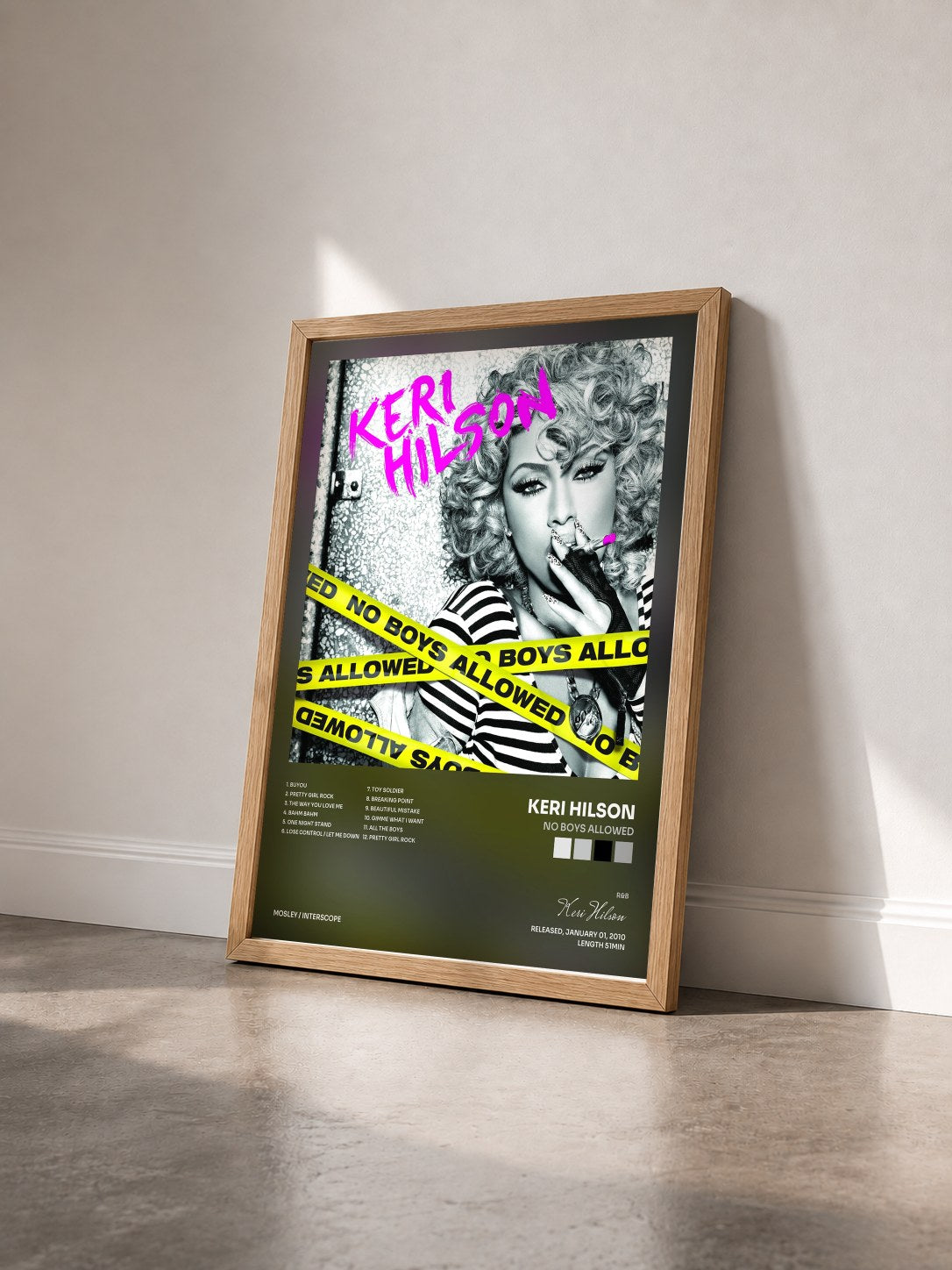 #bois Tableau de l'album No Boys Allowed de Keri Hilson vu de trois quarts, cadre en bois brut