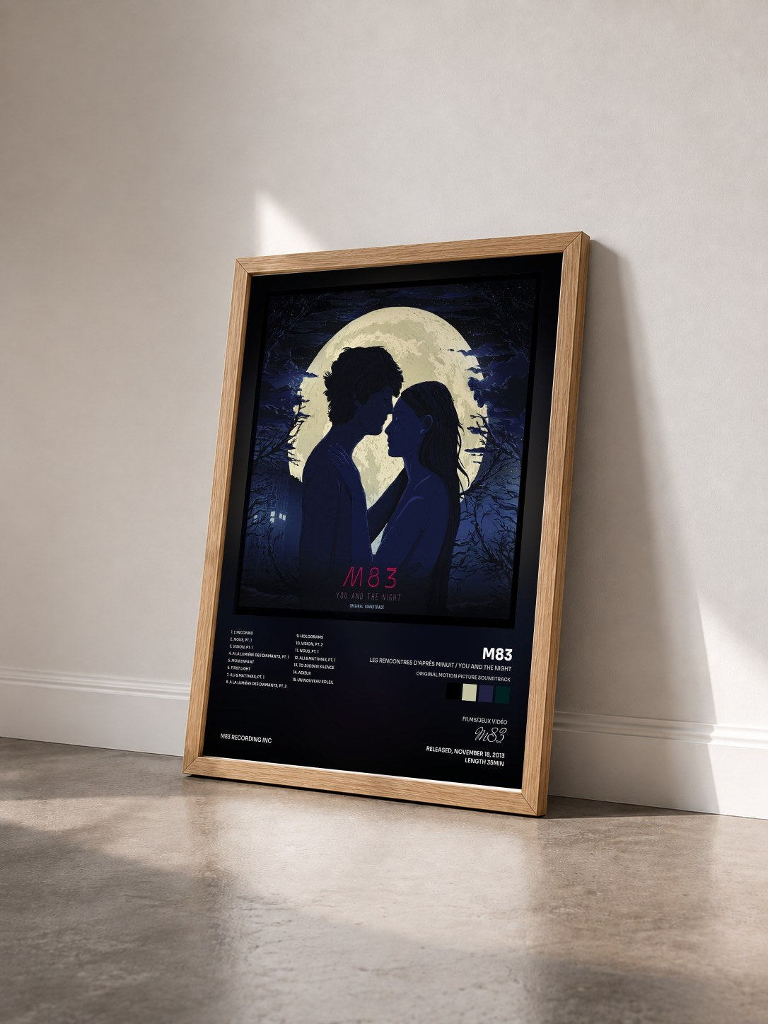 #bois Tableau de l'album Les rencontres d'après minuit / You and the Night (Original Motion Picture Soundtrack) de M83 vu de trois quarts, cadre en bois brut