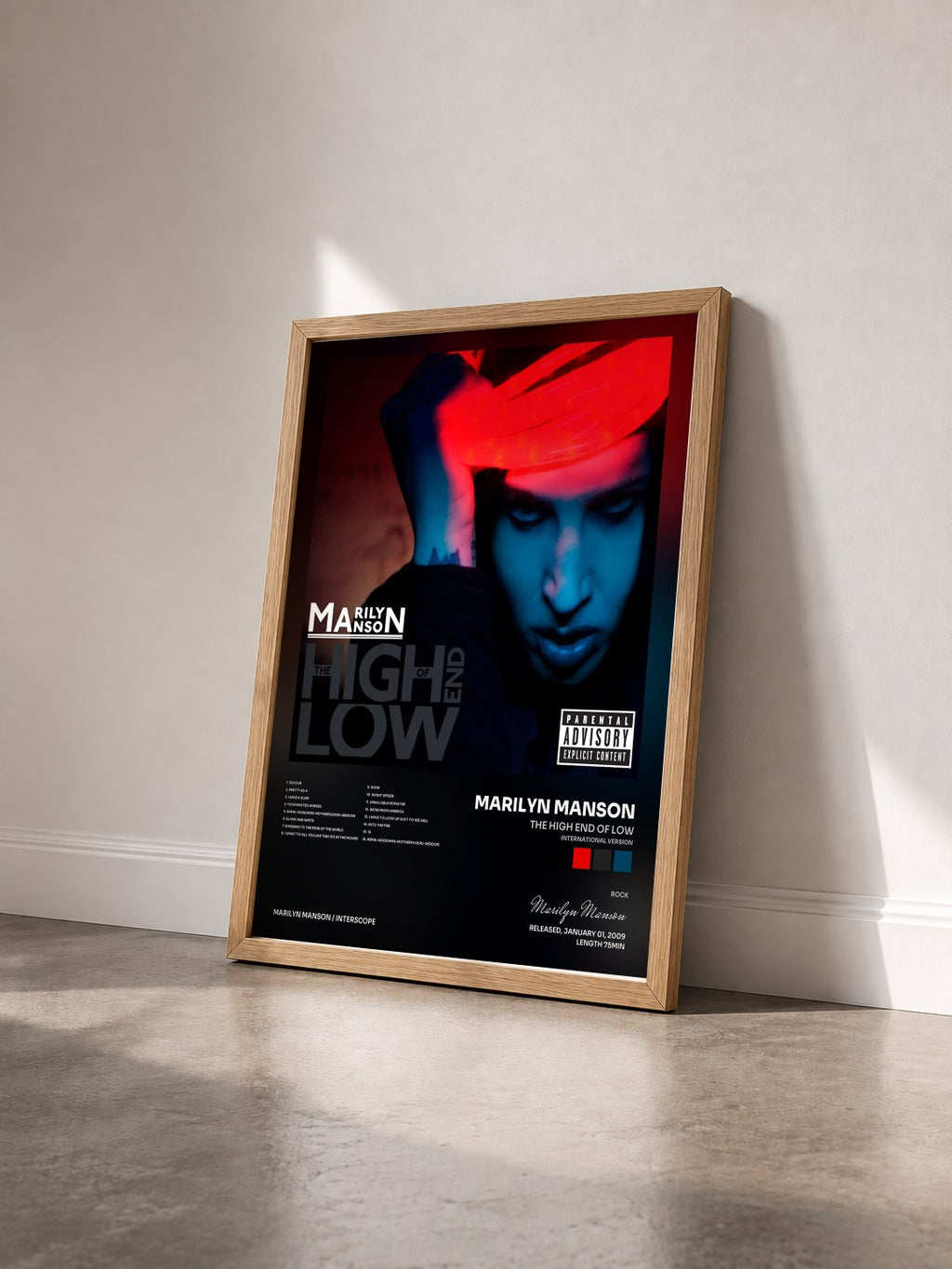 #bois Tableau de l'album The High End of Low (International Version) de Marilyn Manson vu de trois quarts, cadre en bois brut