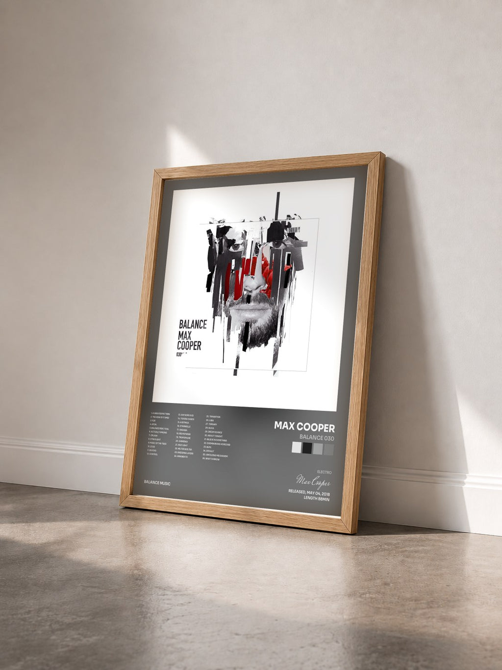 #bois Tableau de l'album Balance 030 de Max Cooper vu de trois quarts, cadre en bois brut