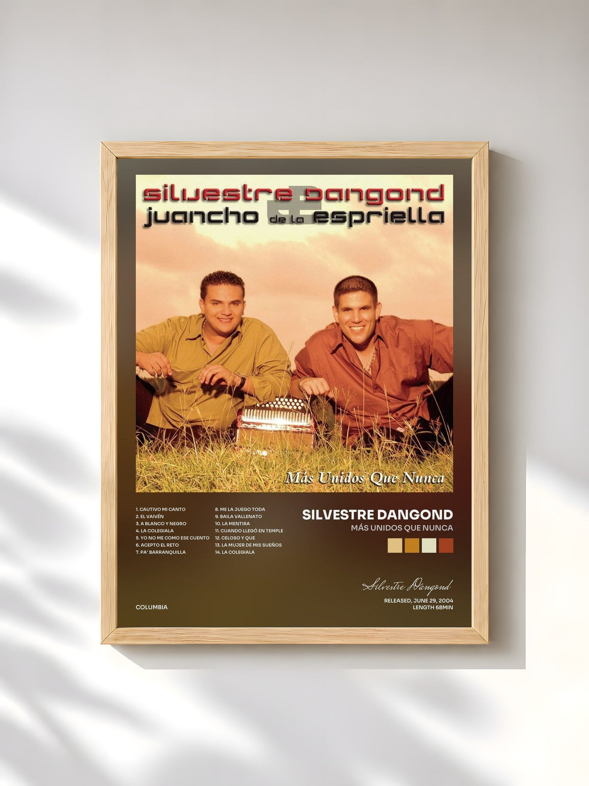 #bois Tableau de l'album Más Unidos Que Nunca de Silvestre Dangond, cadre en bois brut, imprimé et encadré en France