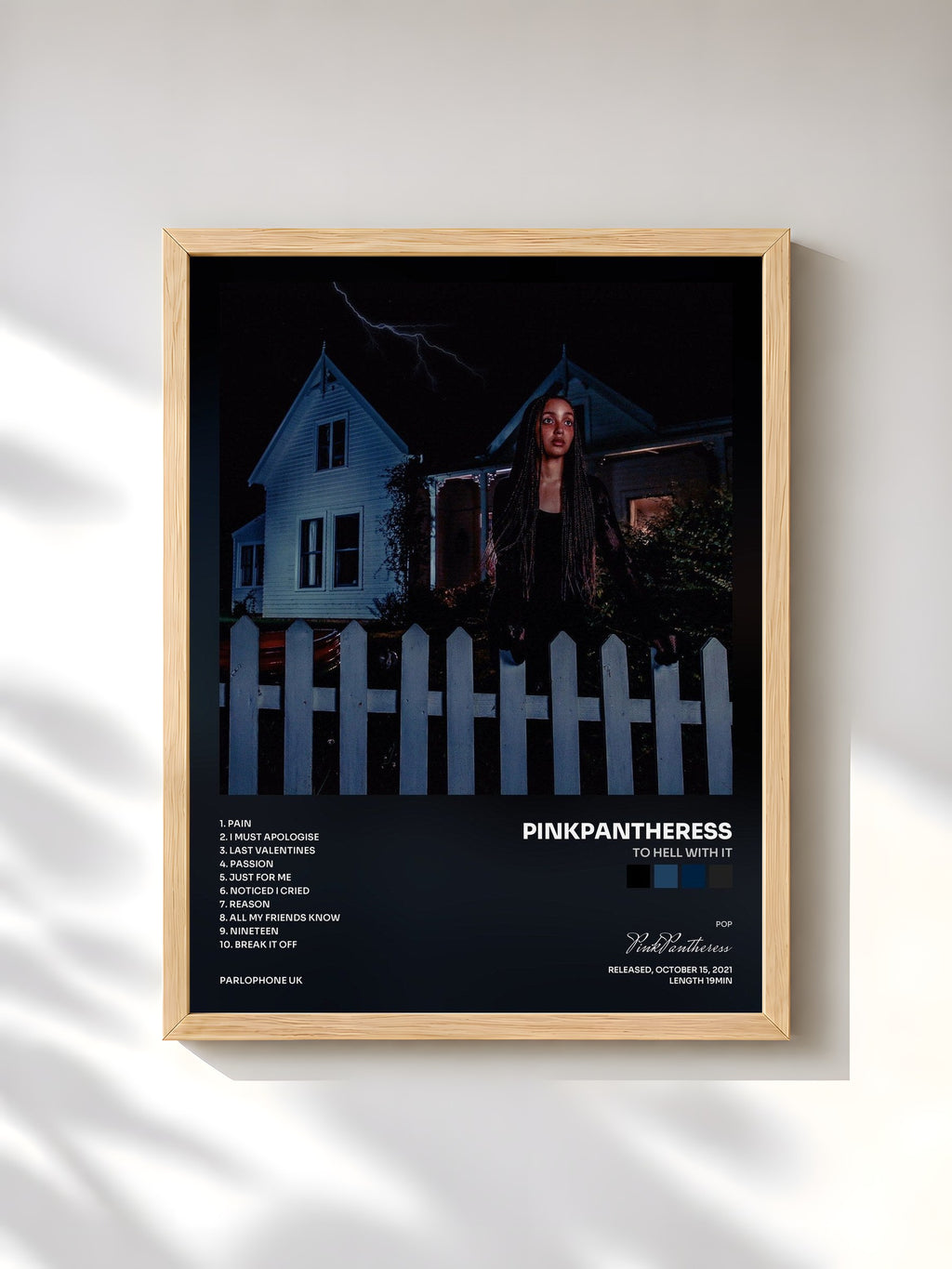 #bois Tableau de l'album to hell with it de PinkPantheress, cadre en bois brut, imprimé et encadré en France