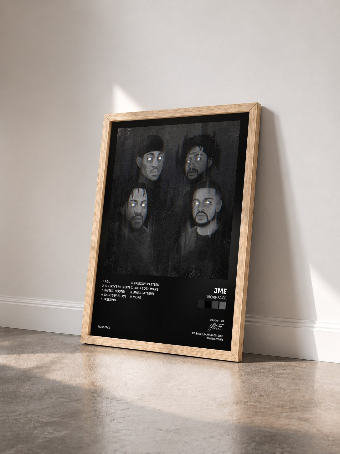 #bois Tableau de l'album Norf Face de JME vu de trois quarts, cadre en bois brut