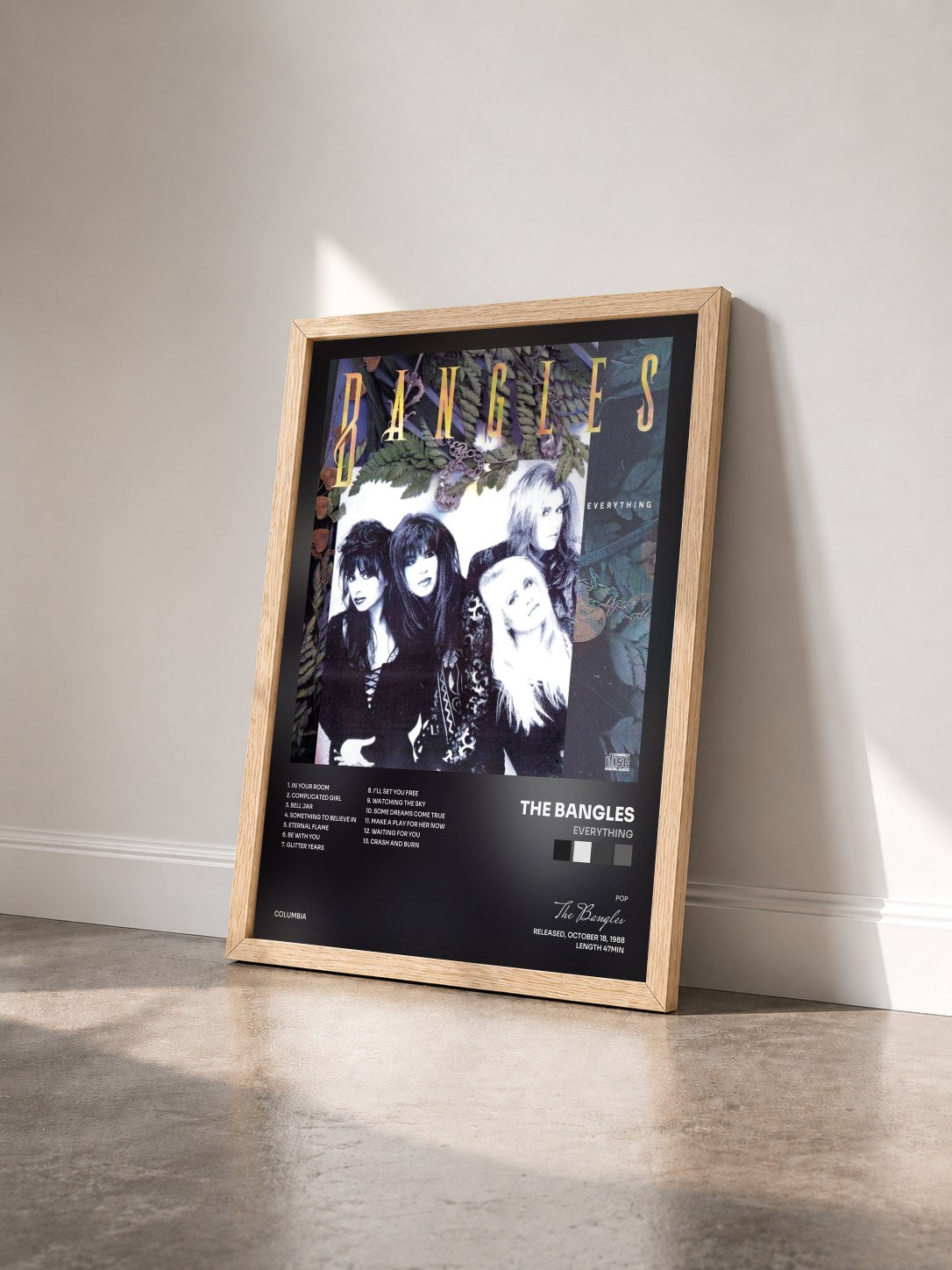 #bois Tableau de l'album Everything de The Bangles vu de trois quarts, cadre en bois brut