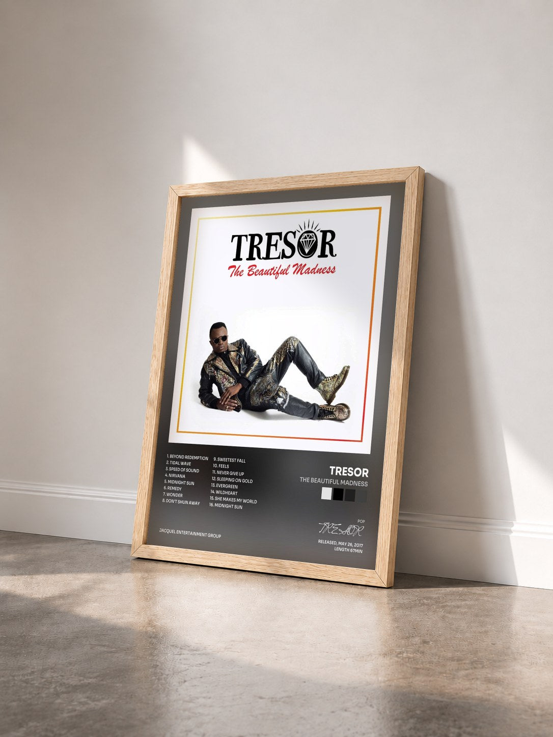 #bois Tableau de l'album The Beautiful Madness de TRESOR vu de trois quarts, cadre en bois brut