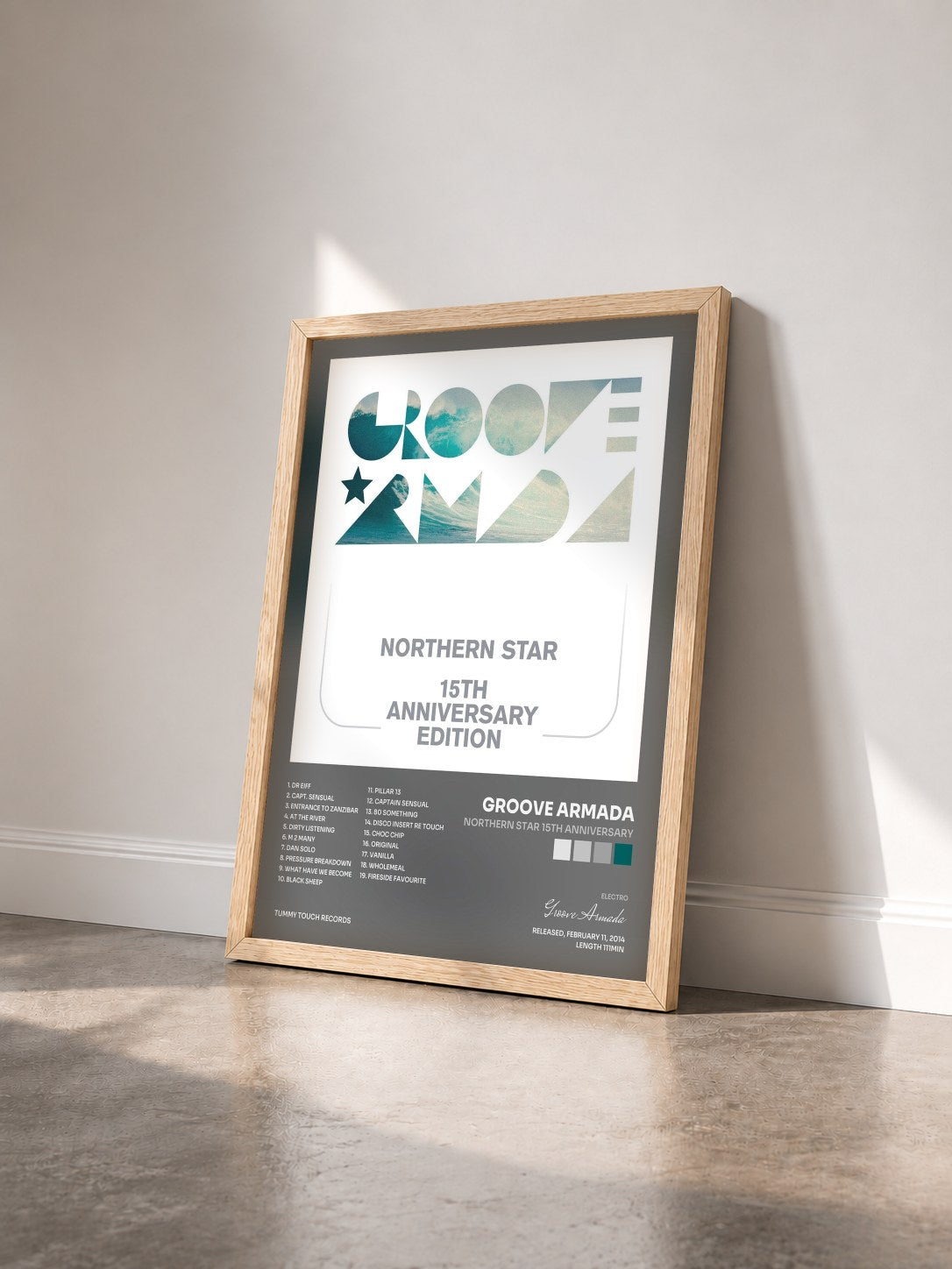 #bois Tableau de l'album Northern Star 15th Anniversary de Groove Armada vu de trois quarts, cadre en bois brut