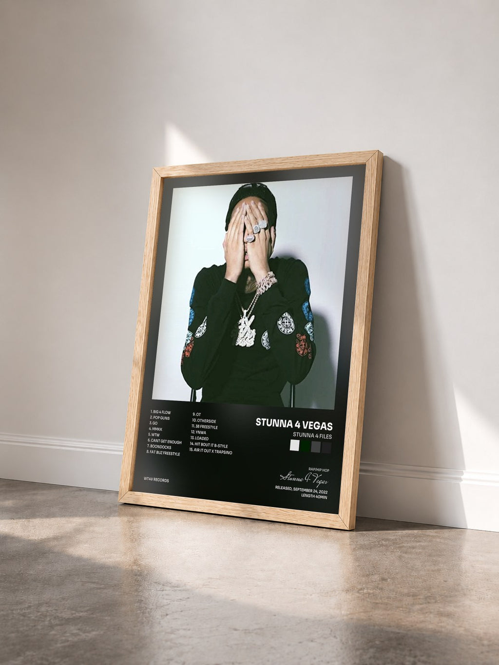 #bois Tableau de l'album Stunna 4 Files de Stunna 4 Vegas vu de trois quarts, cadre en bois brut