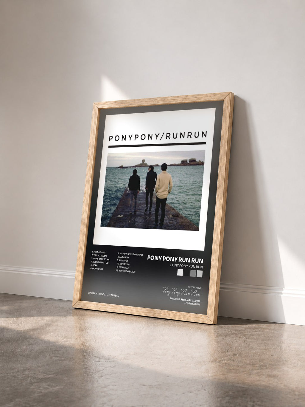 #bois Tableau de l'album Pony Pony Run Run de Pony Pony Run Run vu de trois quarts, cadre en bois brut