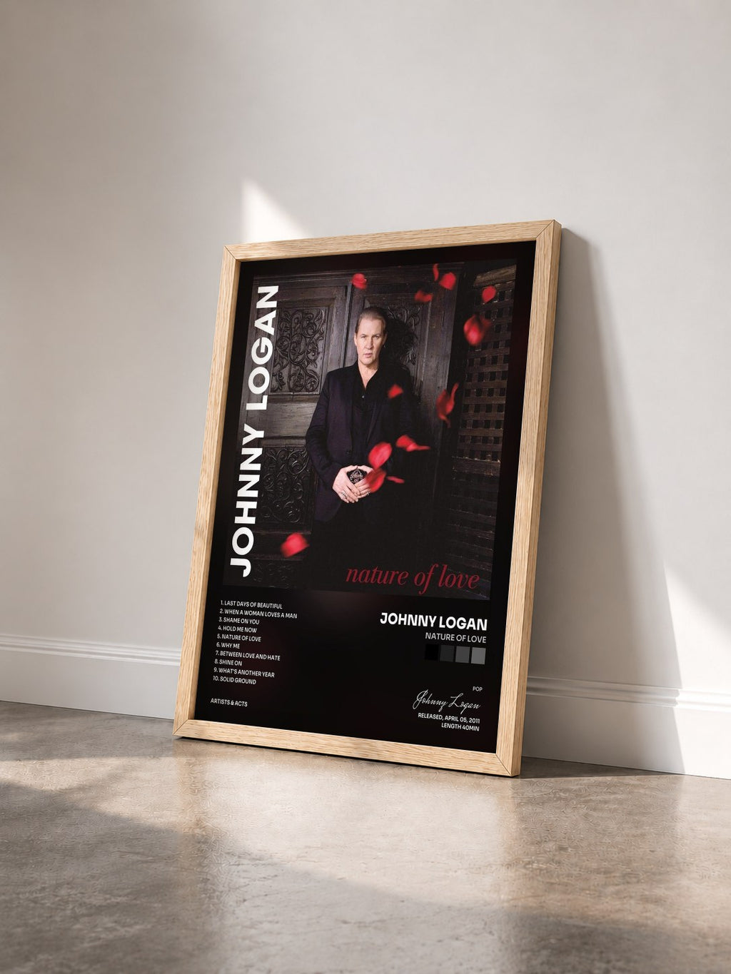 #bois Tableau de l'album Nature of Love de Johnny Logan vu de trois quarts, cadre en bois brut