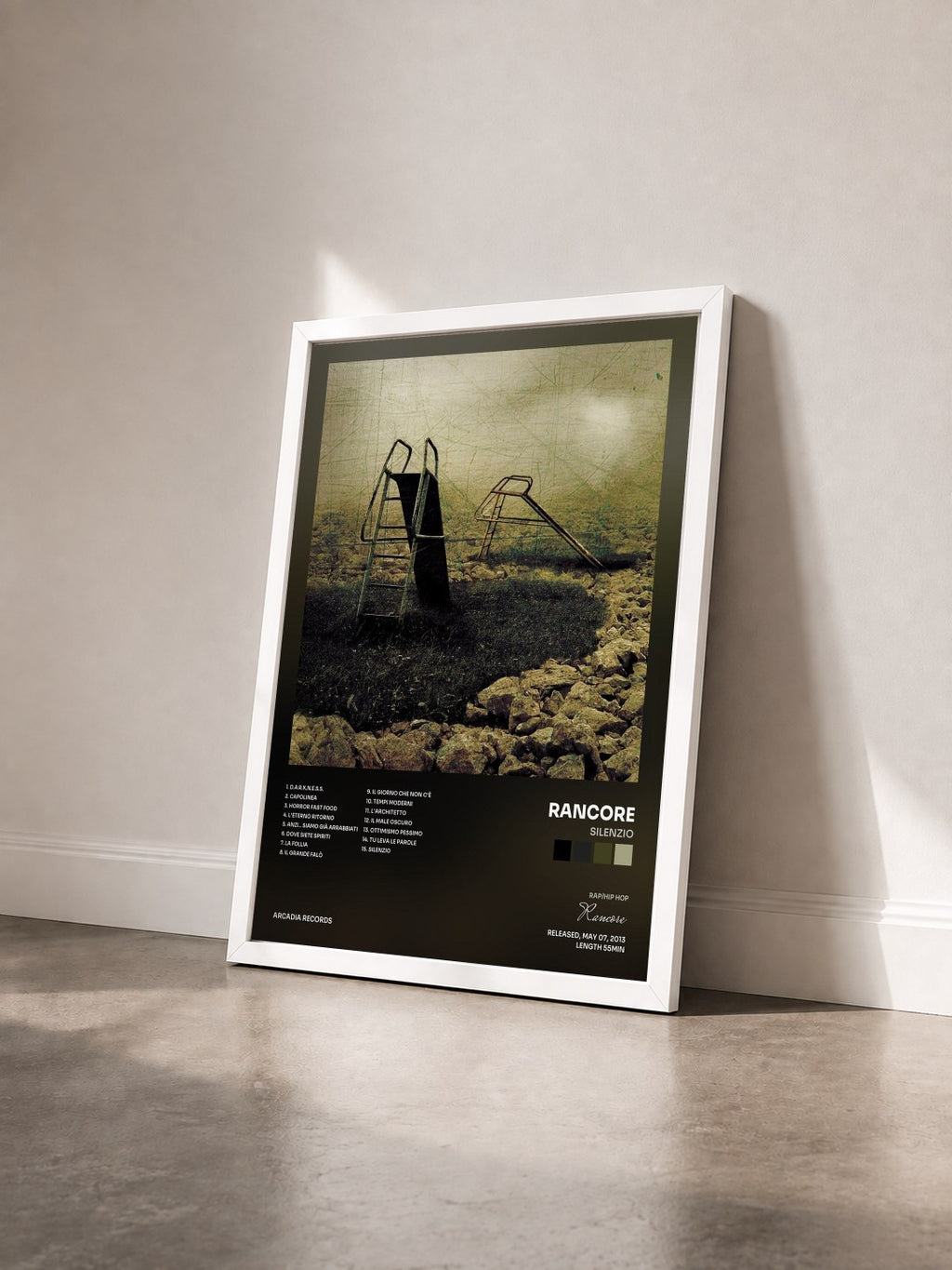 #blanc Tableau de l'album Silenzio de Rancore vu de trois quarts, cadre blanc